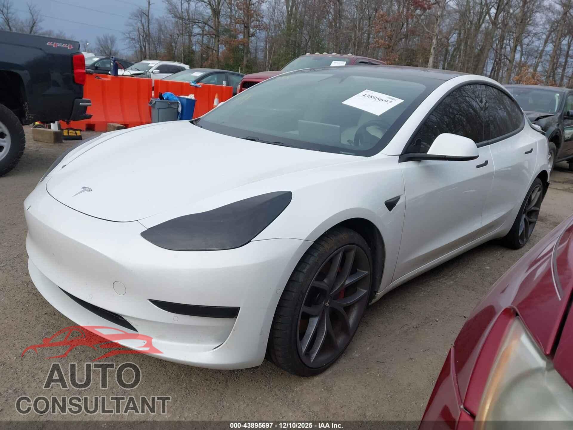 TESLA MODEL 3 2018 - 5YJ3E1EB8JF074607