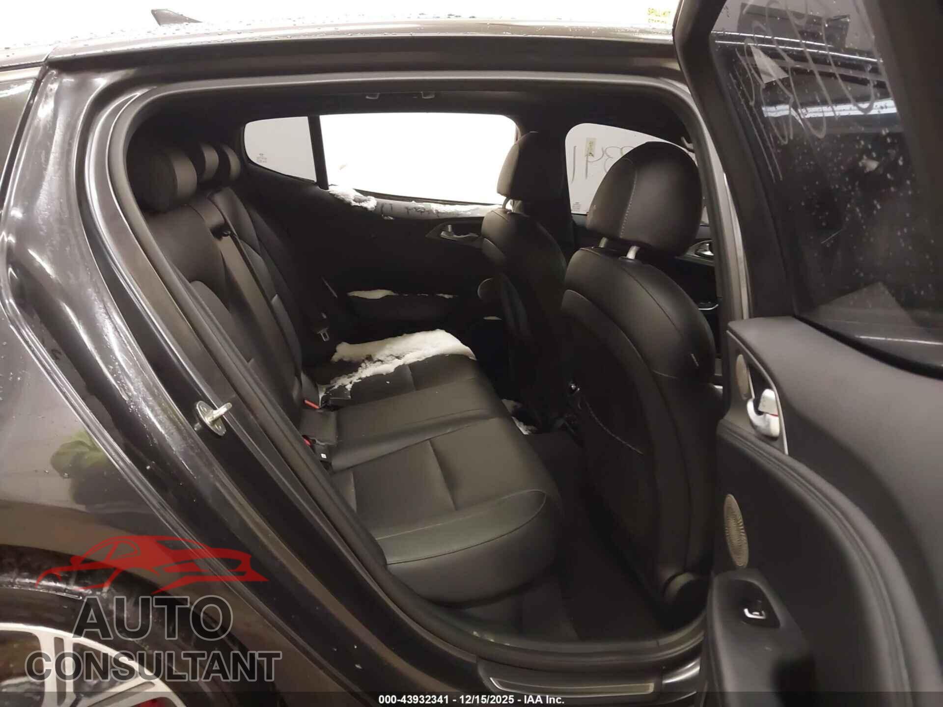 KIA STINGER 2018 - KNAE45LC9J6036357