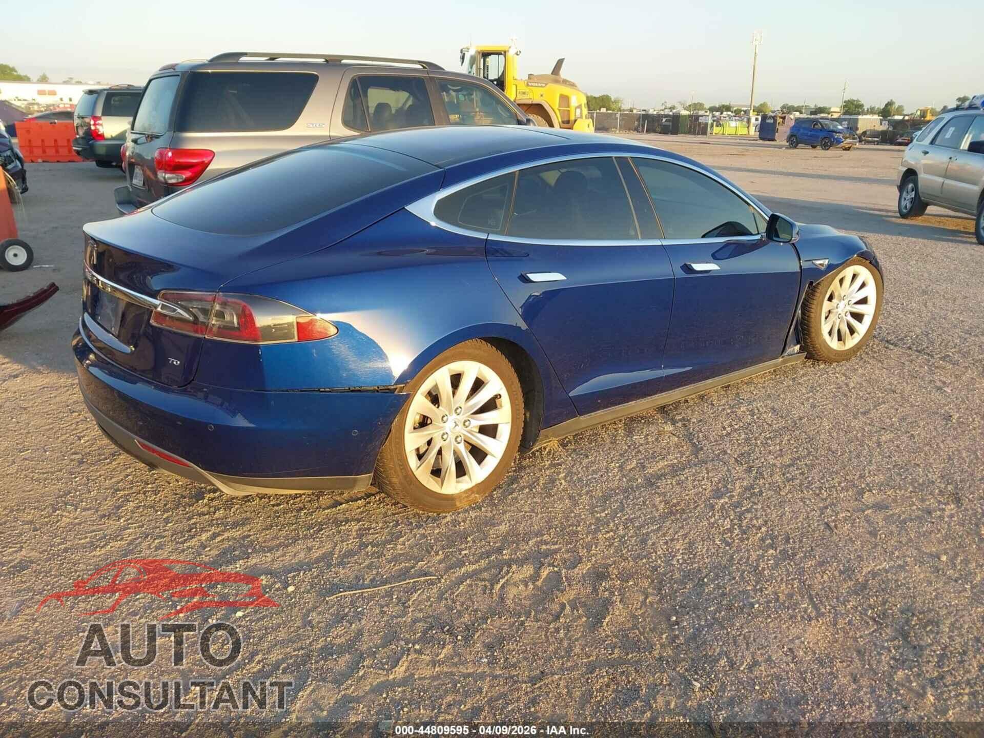 TESLA MODEL S 2015 - 5YJSA1E14FF117247