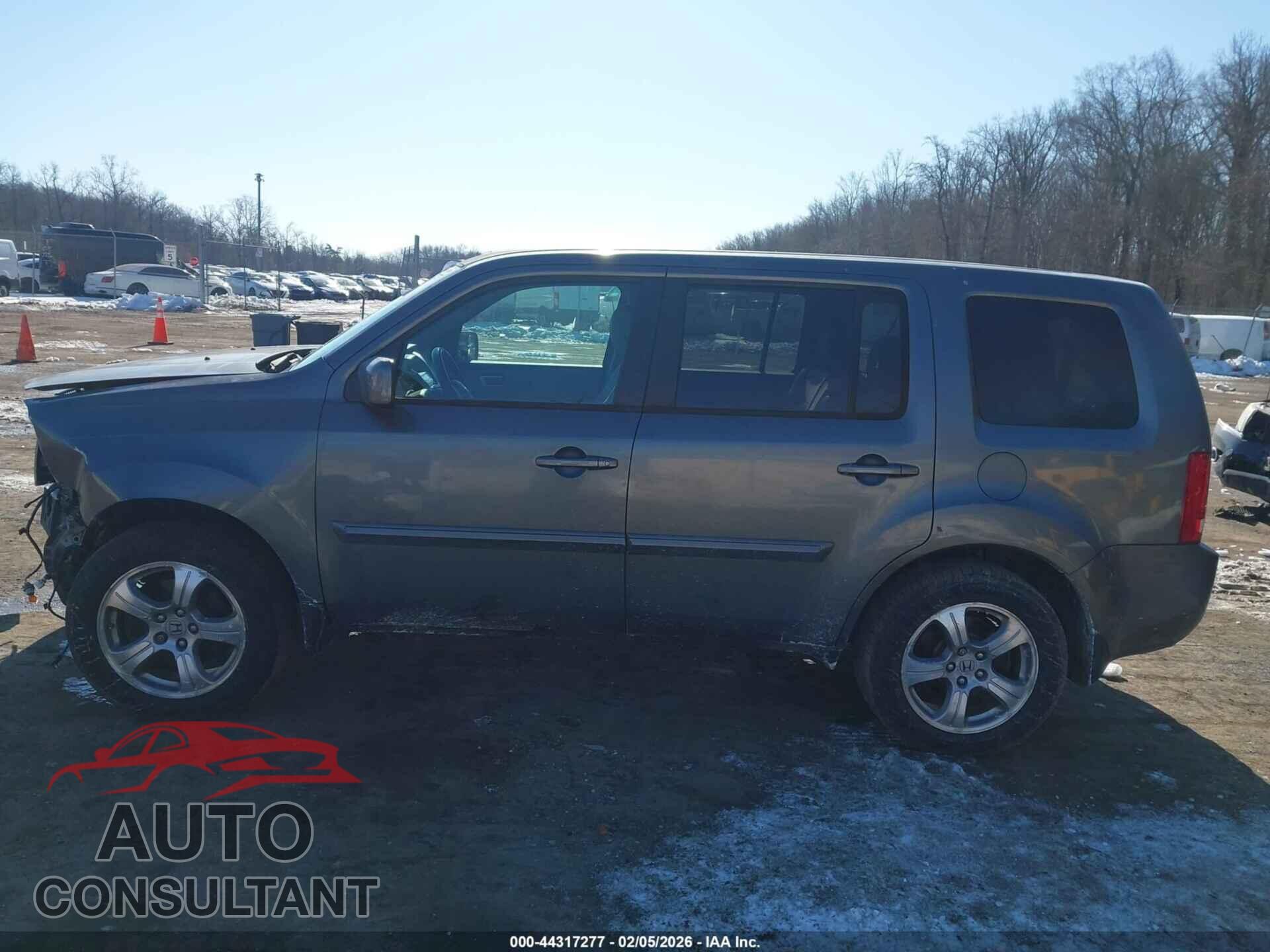 HONDA PILOT 2013 - 5FNYF4H48DB005910
