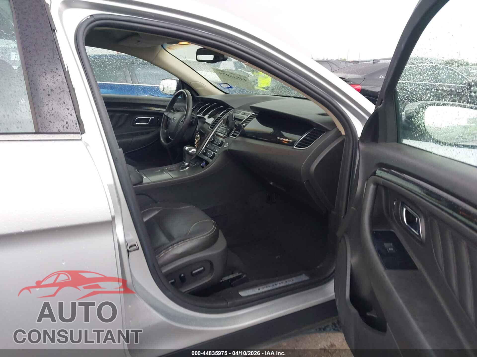 FORD TAURUS 2010 - 1FAHP2FW3AG133937