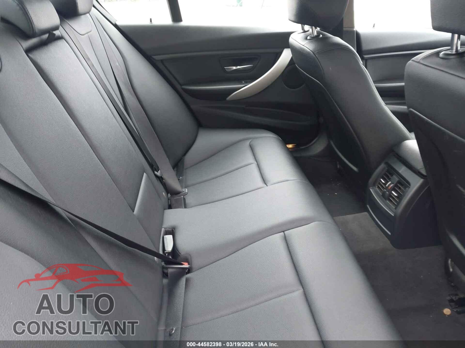 BMW 320I 2013 - WBA3C3C52DF981798