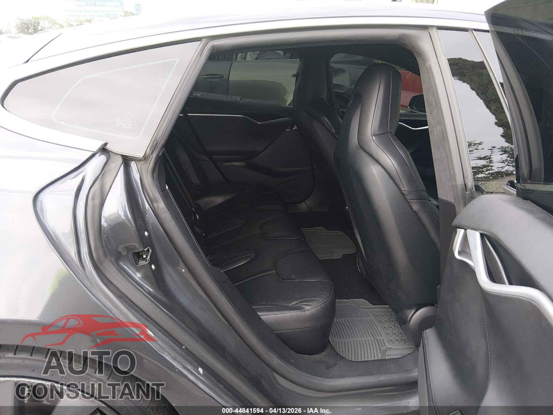 TESLA MODEL S 2016 - 5YJSA1E2XGF127873