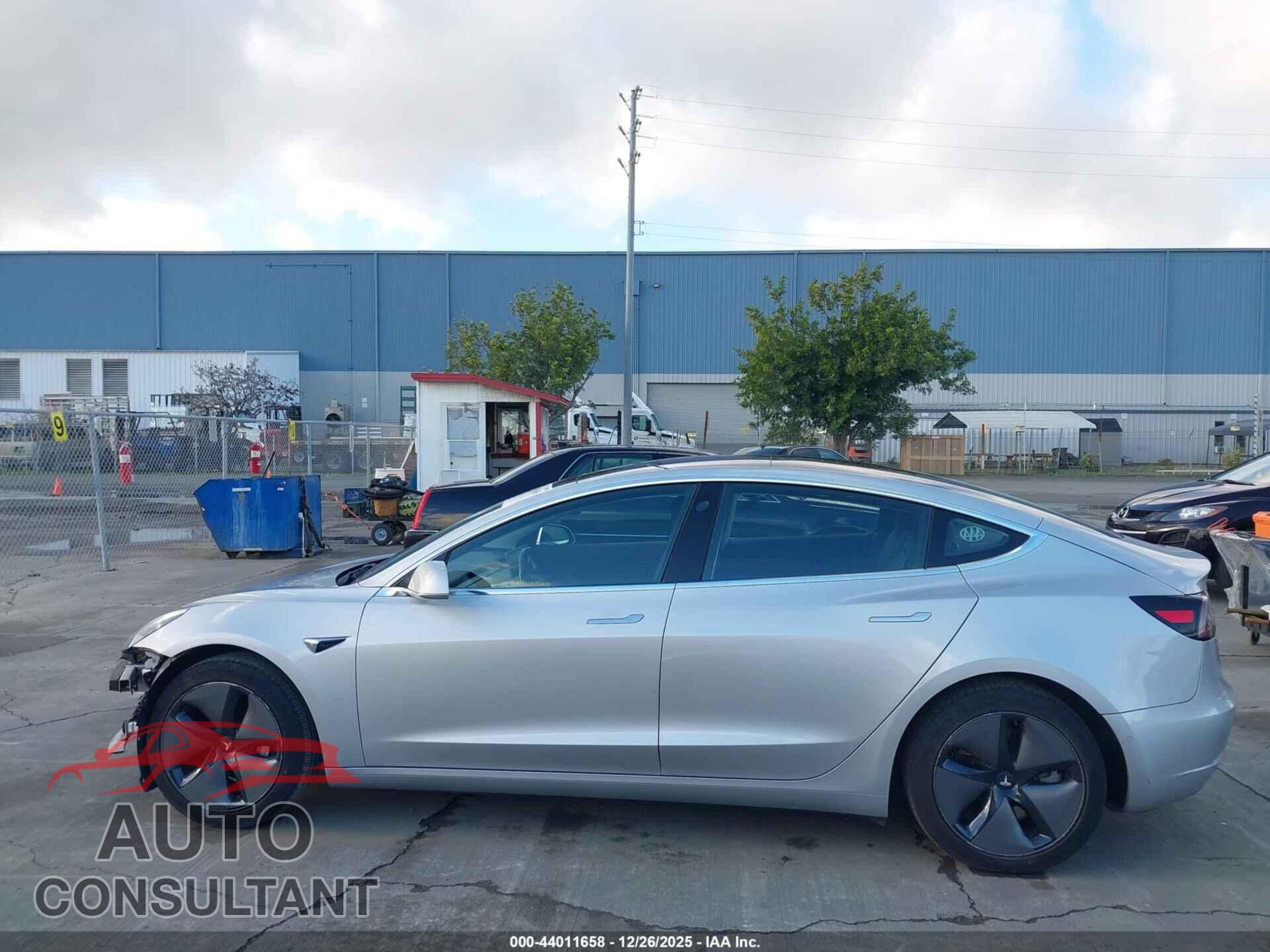 TESLA MODEL 3 2018 - 5YJ3E1EA4JF043037