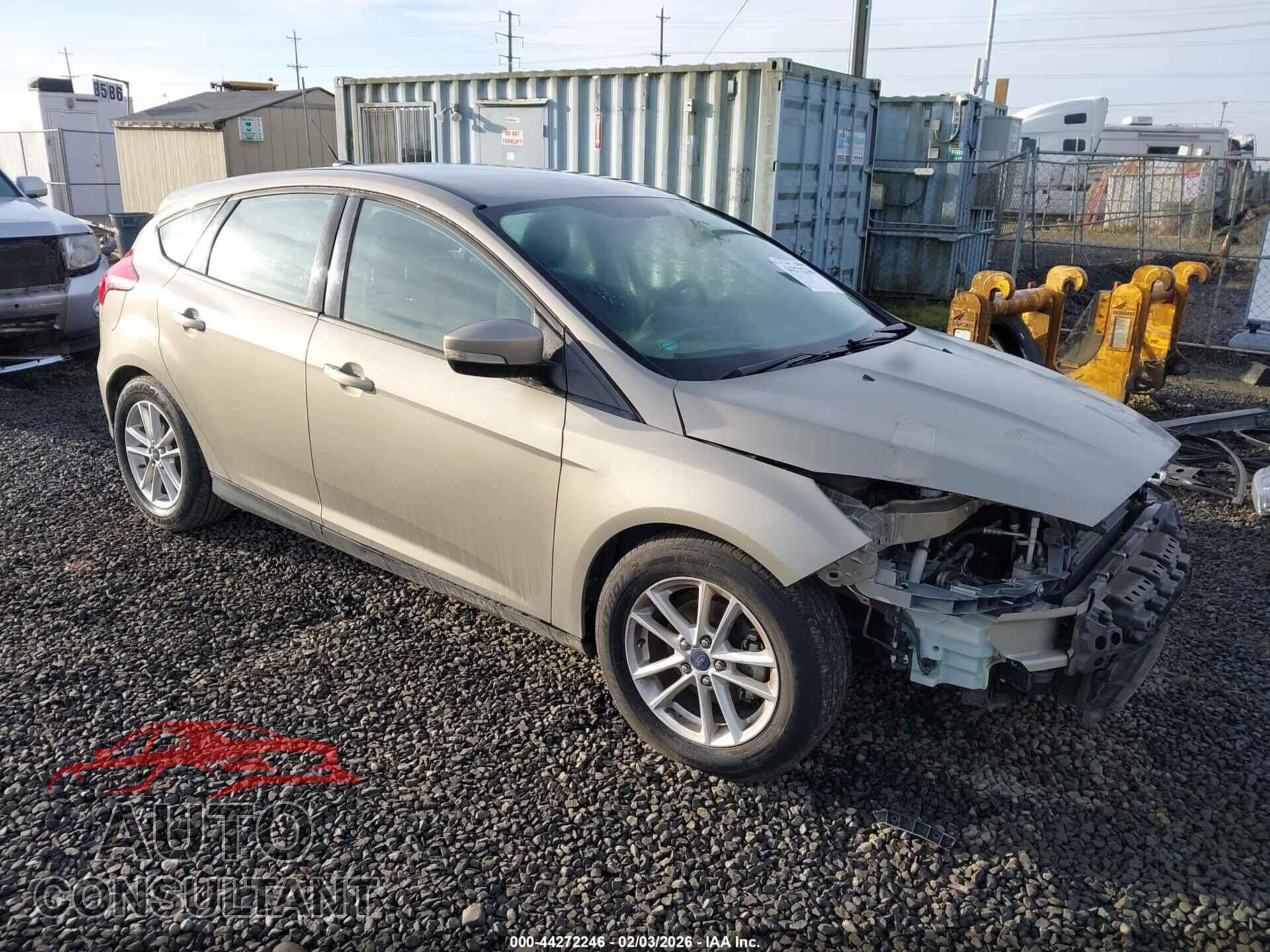 FORD FOCUS 2015 - 1FADP3K21FL262474