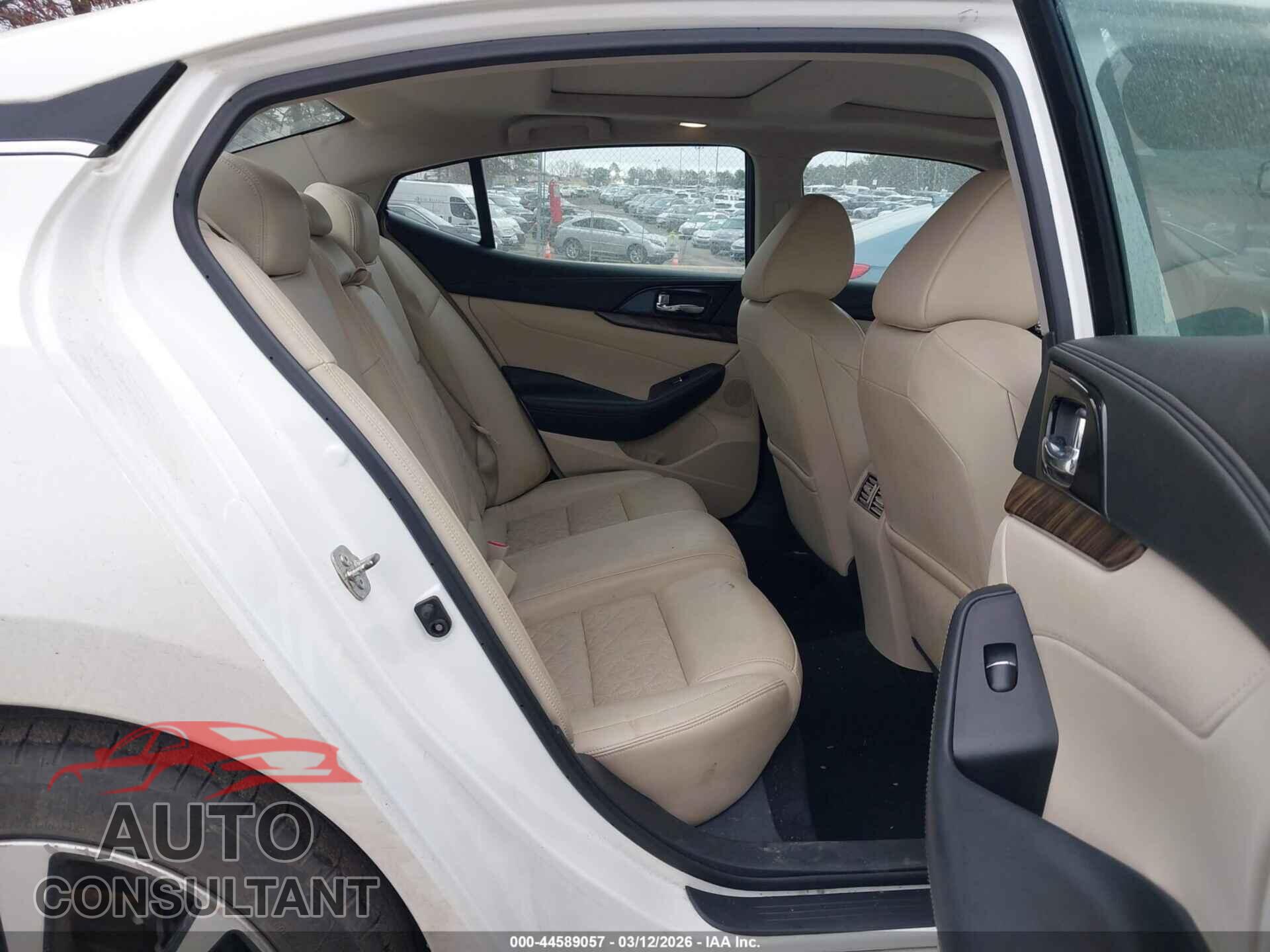 NISSAN MAXIMA 2017 - 1N4AA6AP5HC457029