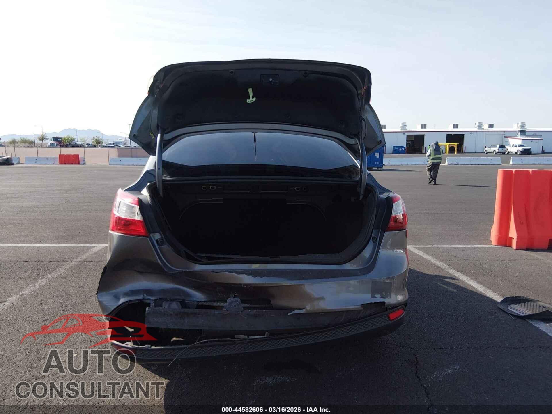 FORD FOCUS 2013 - 1FADP3F29DL201512