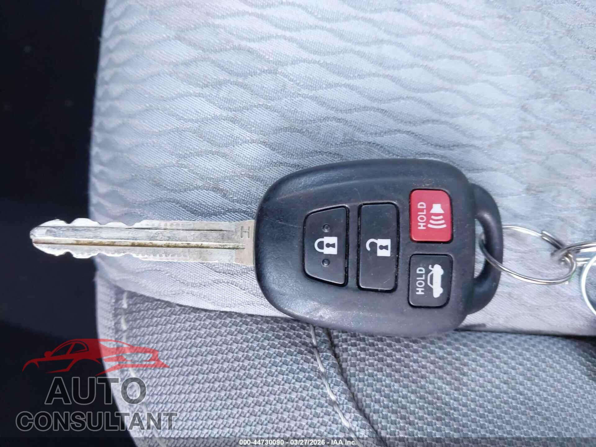 TOYOTA COROLLA 2016 - 5YFBURHE3GP445009