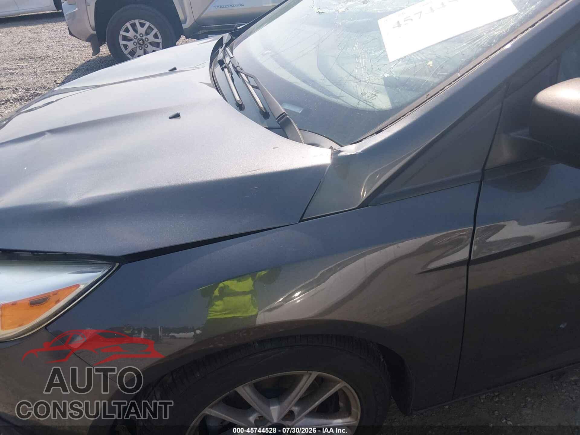 FORD FOCUS 2018 - 1FADP3K23JL212393