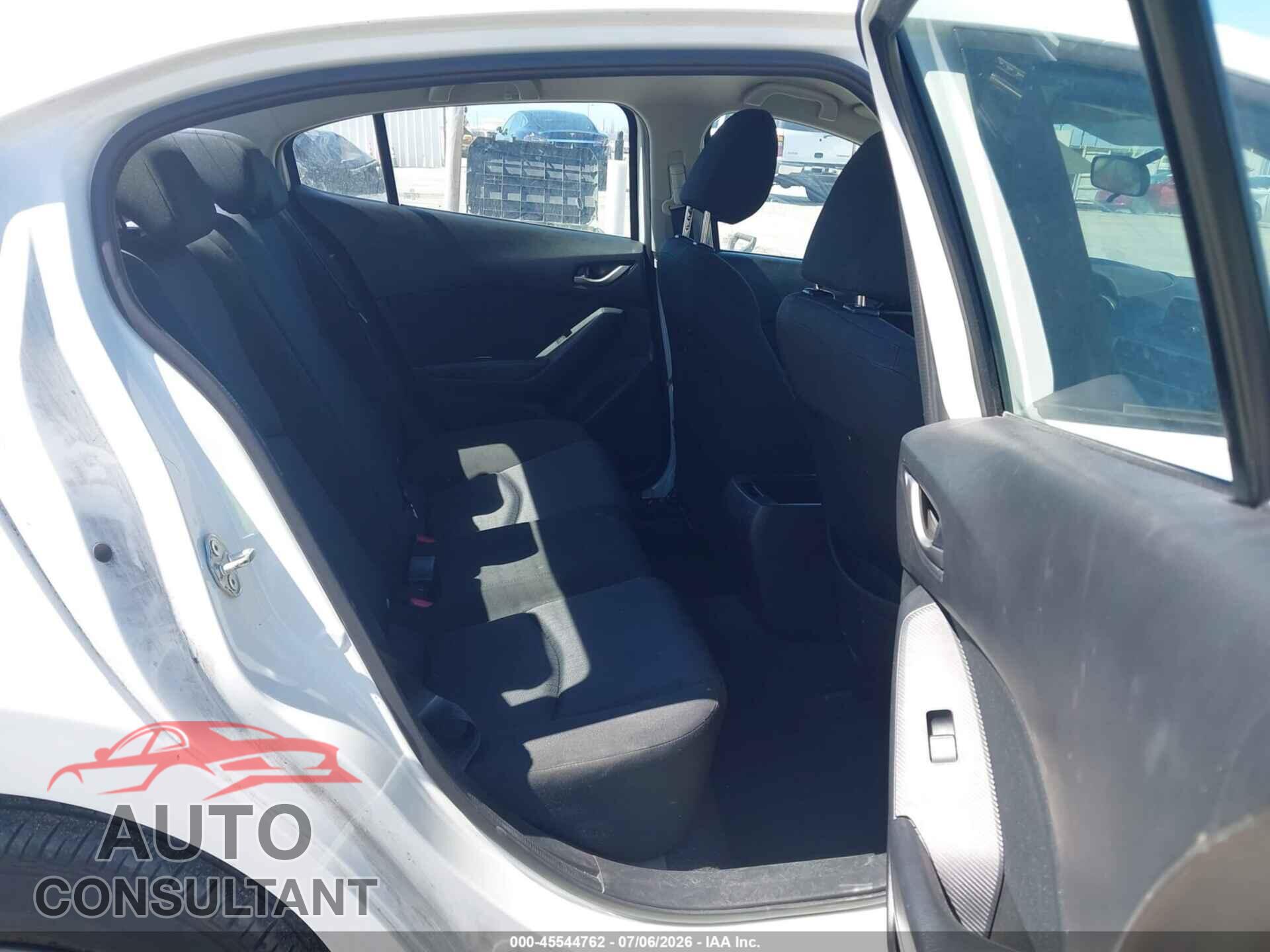 MAZDA MAZDA3 2014 - JM1BM1U77E1180265