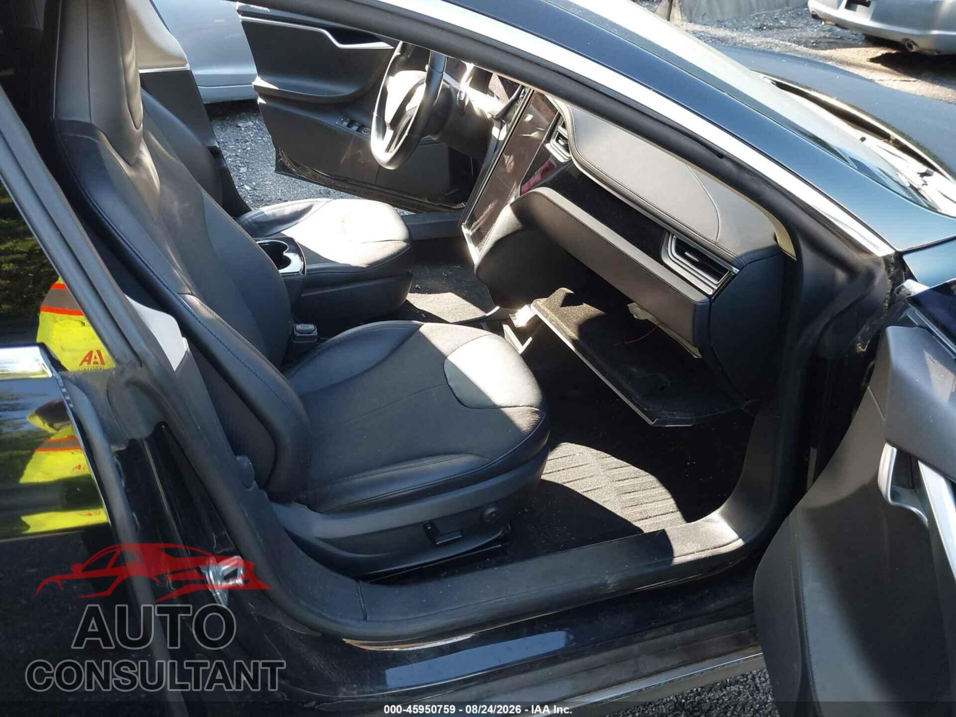 TESLA MODEL S 2013 - 5YJSA1DN9DFP15402