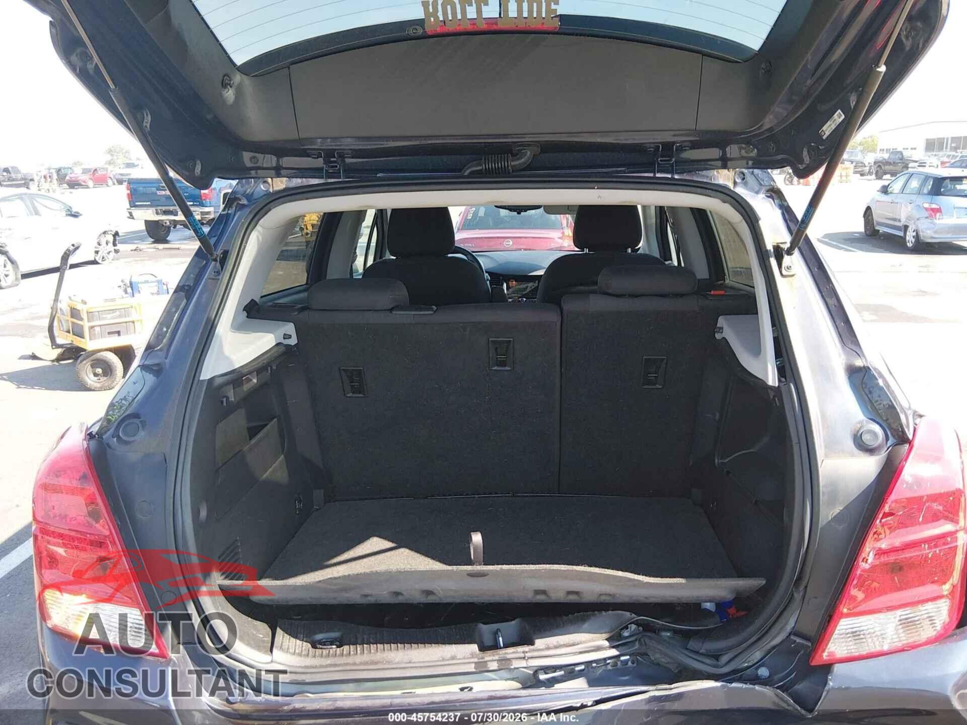CHEVROLET TRAX 2019 - 3GNCJKSB3KL268008