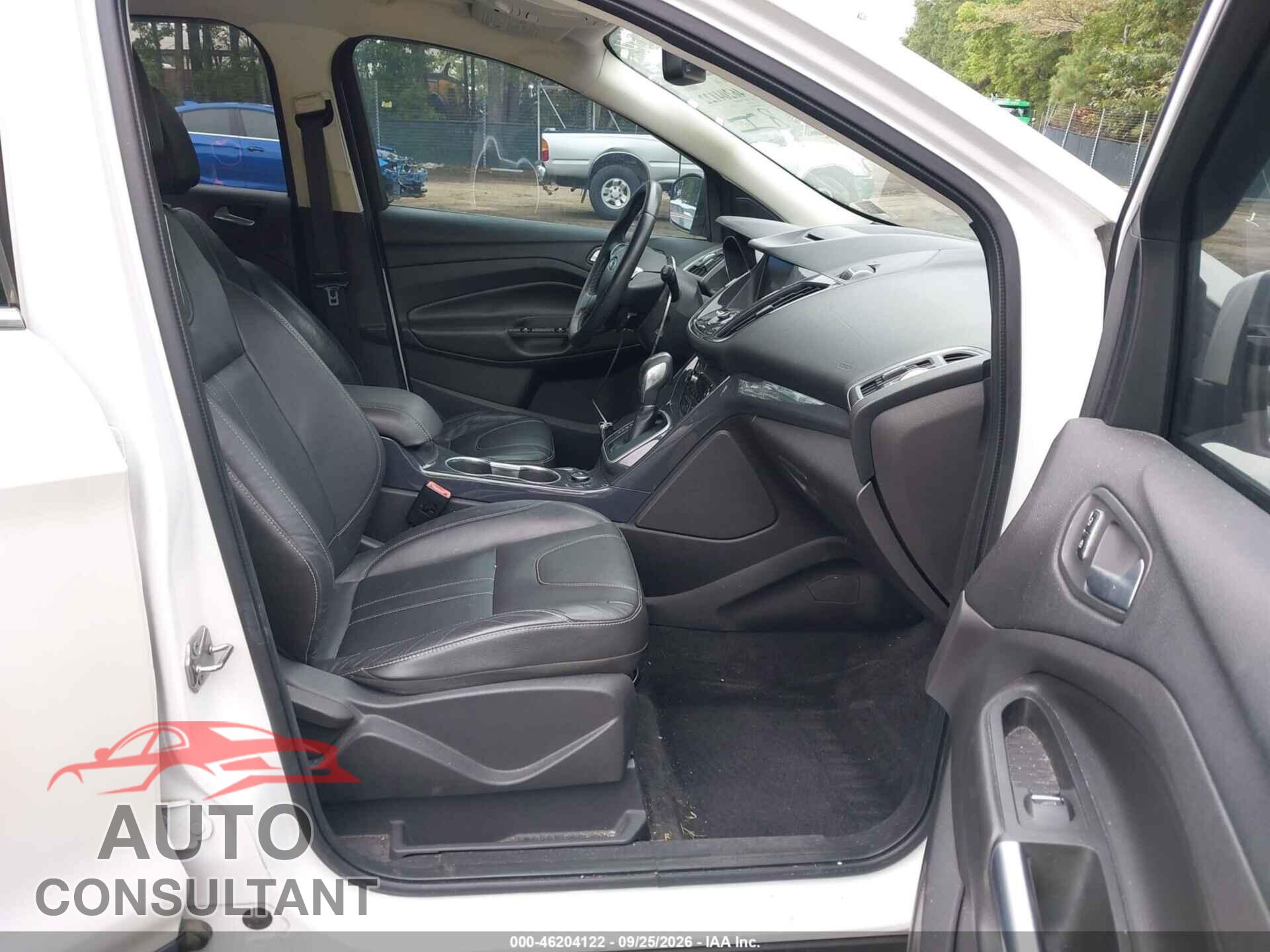 FORD ESCAPE 2013 - 1FMCU0J96DUB28543