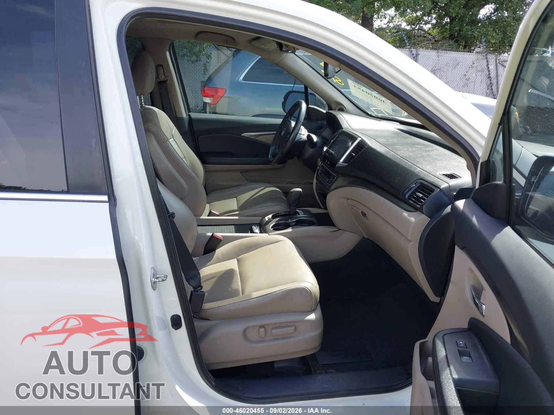 HONDA PILOT 2017 - 5FNYF6H51HB023997