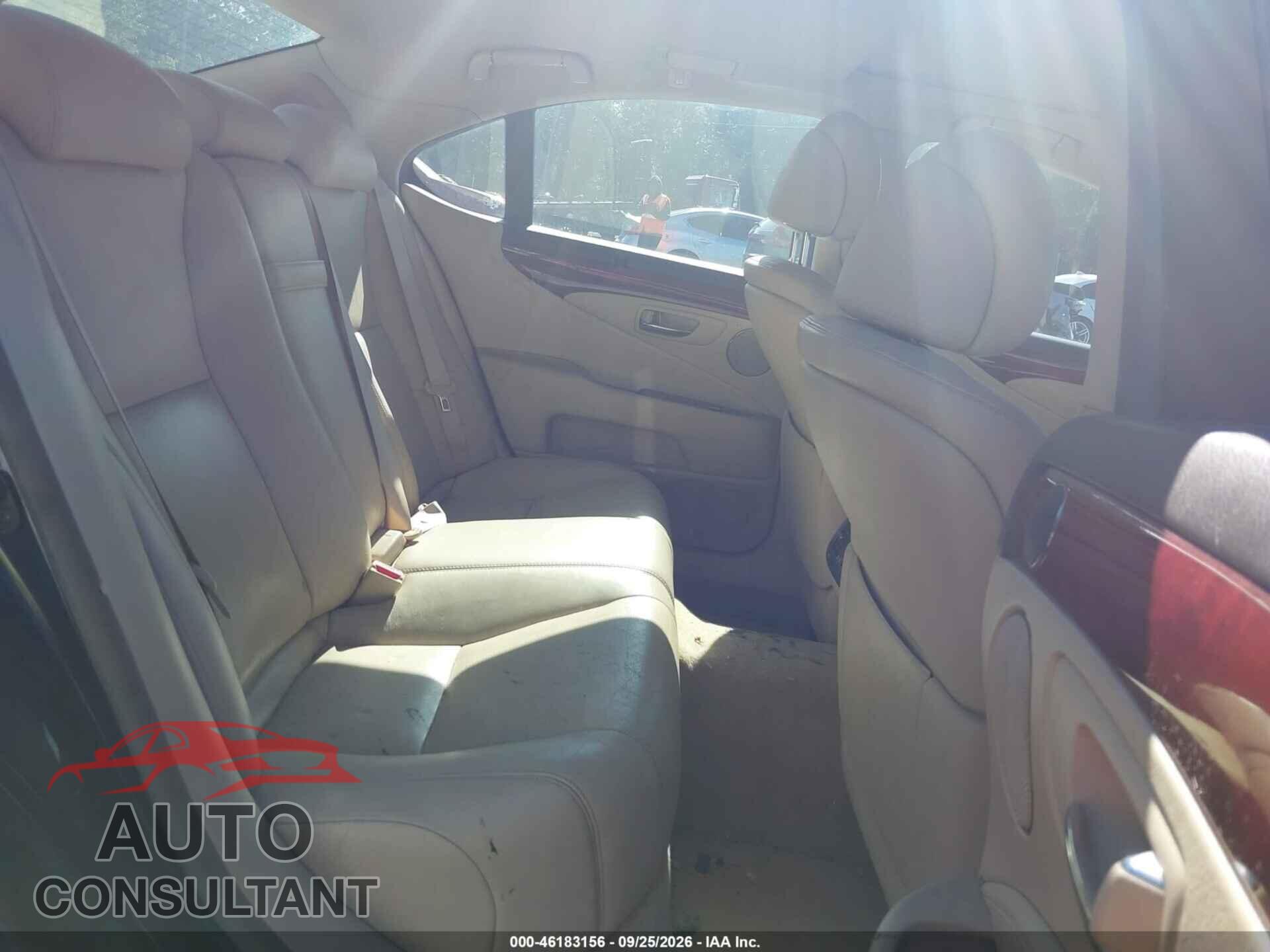 LEXUS LS 460 2011 - JTHCL5EF3B5011299
