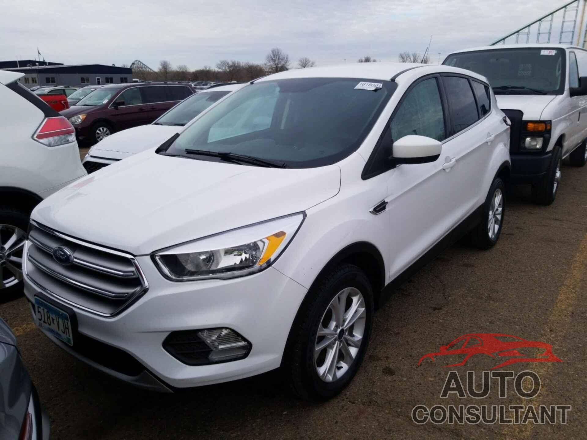 FORD ESCAPE 2017 - 1FMCU9GD8HUA62776