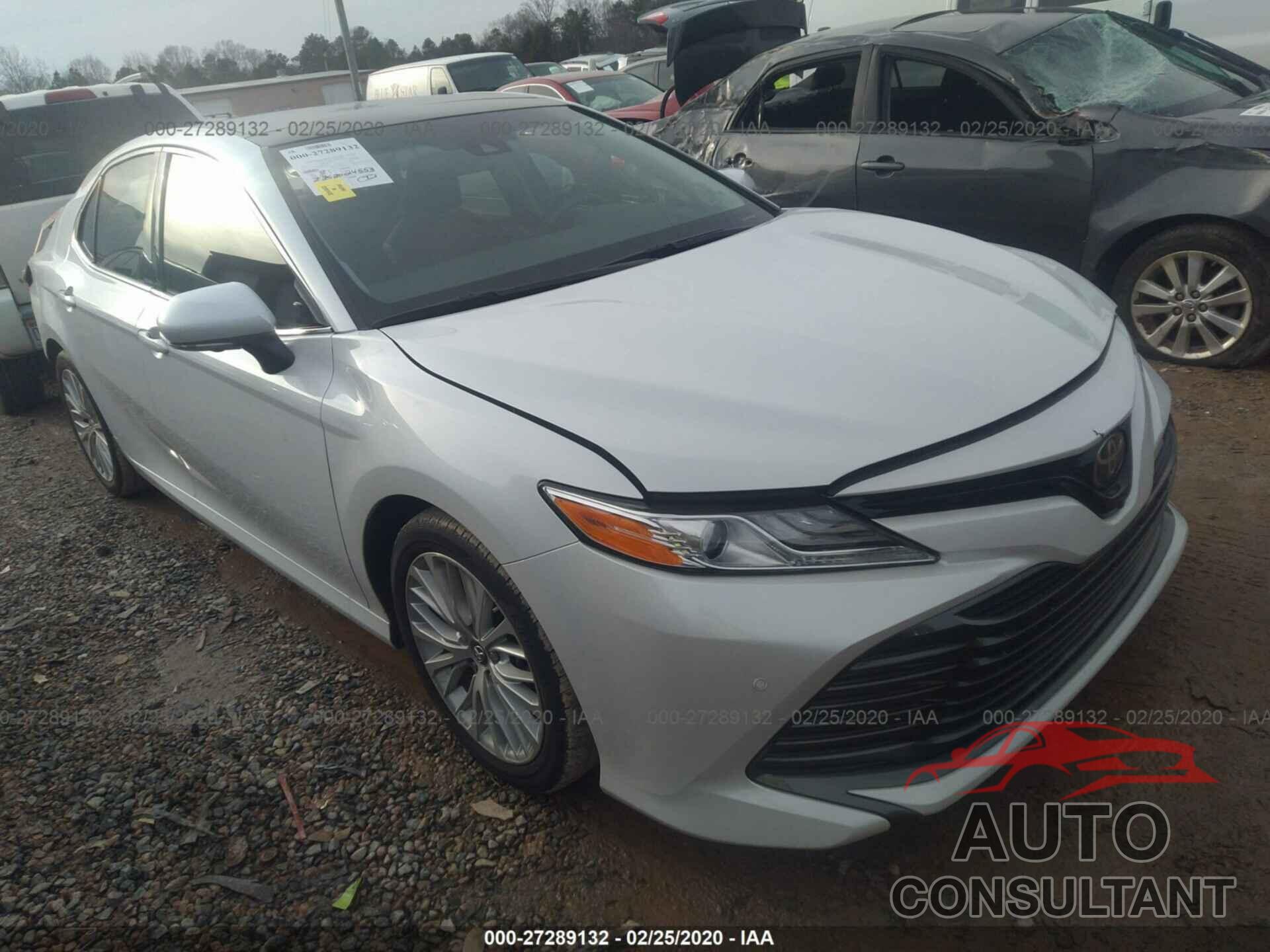 TOYOTA CAMRY 2018 - 4T1B11HKXJU029366