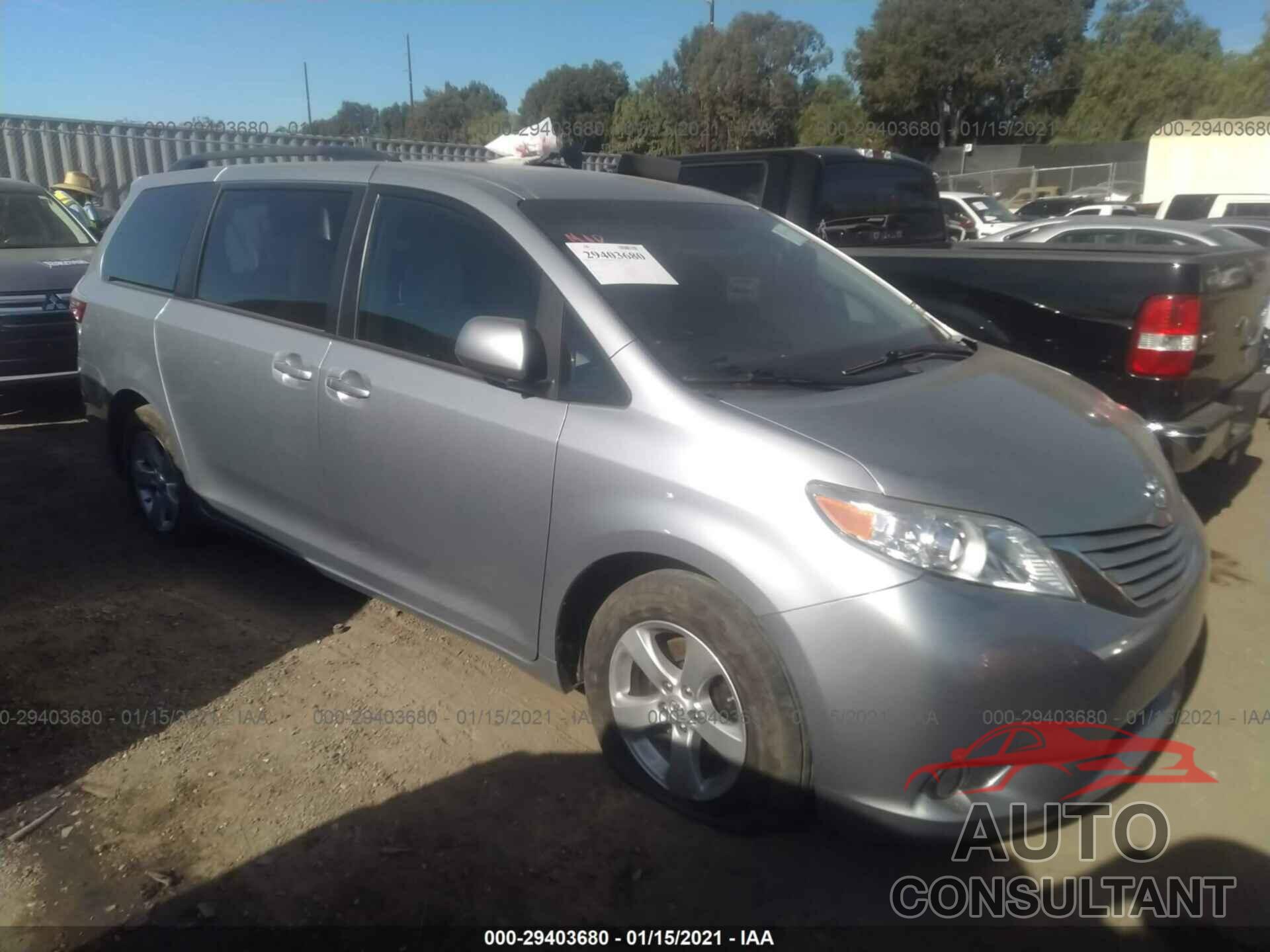 TOYOTA SIENNA 2017 - 5TDKZ3DC1HS818155