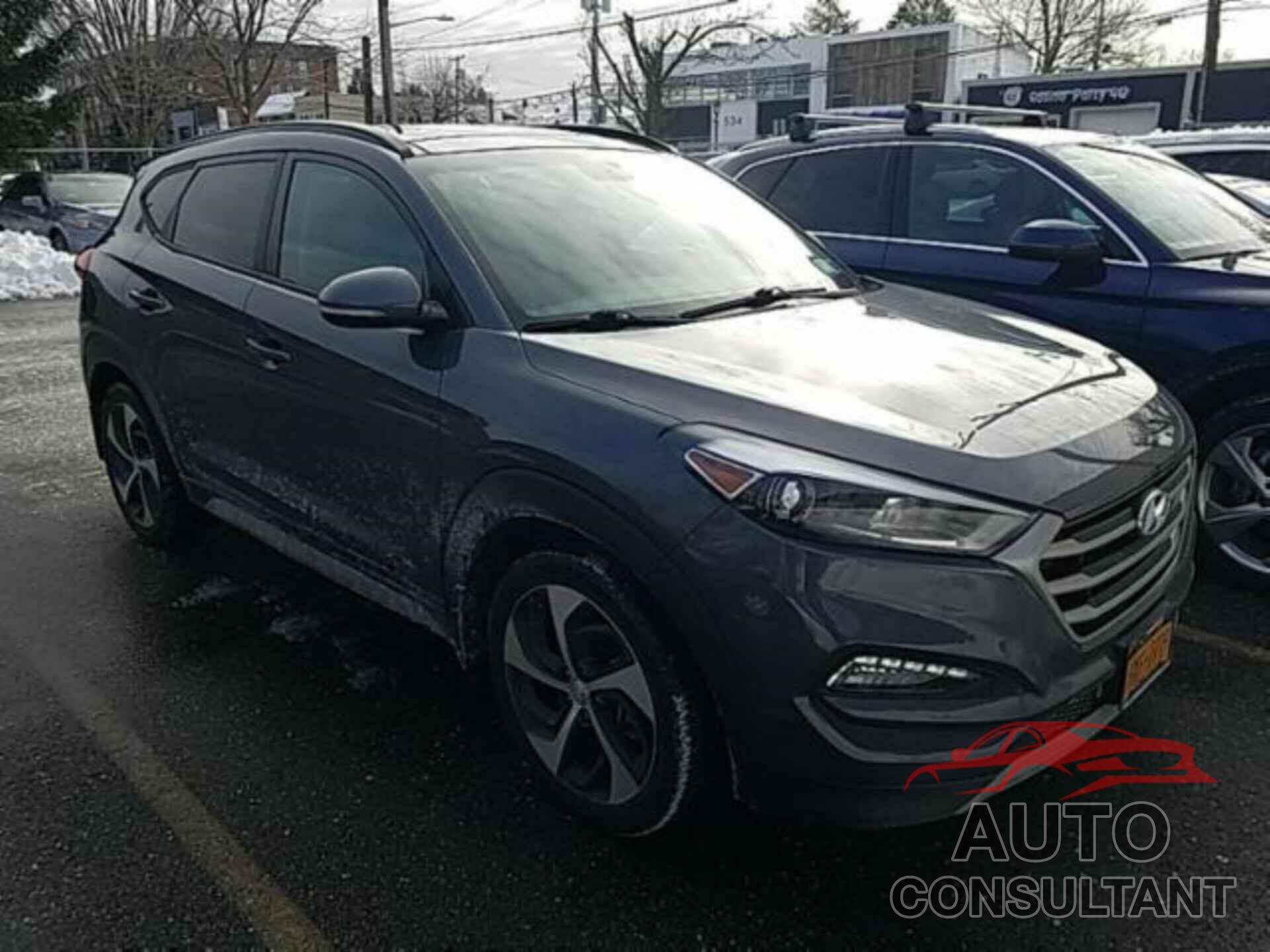 HYUNDAI TUCSON 2018 - KM8J3CA26JU642399