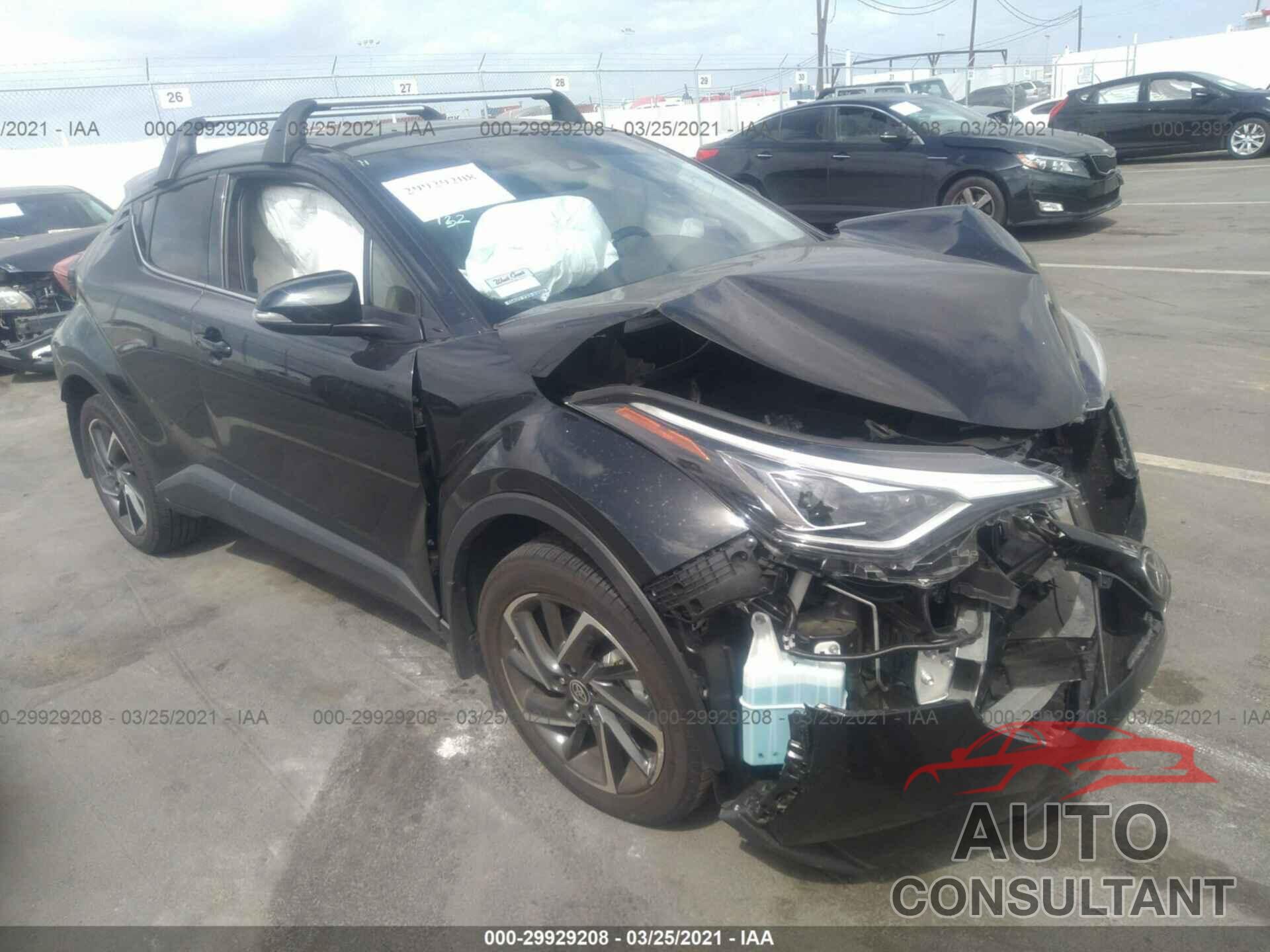 TOYOTA C-HR 2021 - JTNKHMBX1M1096316