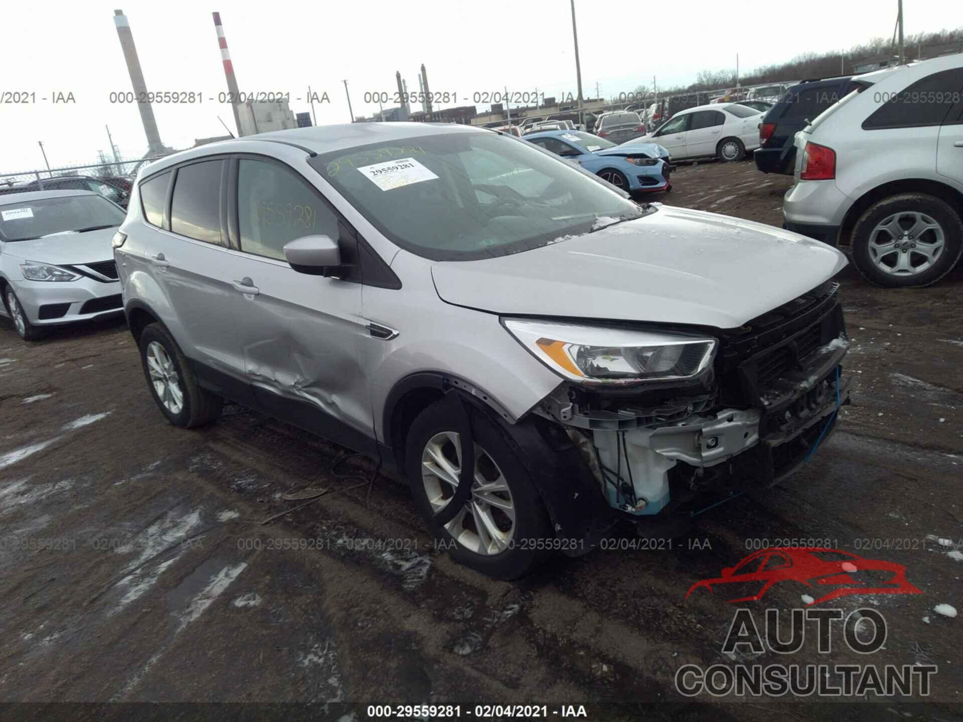 FORD ESCAPE 2017 - 1FMCU9GD5HUD09333