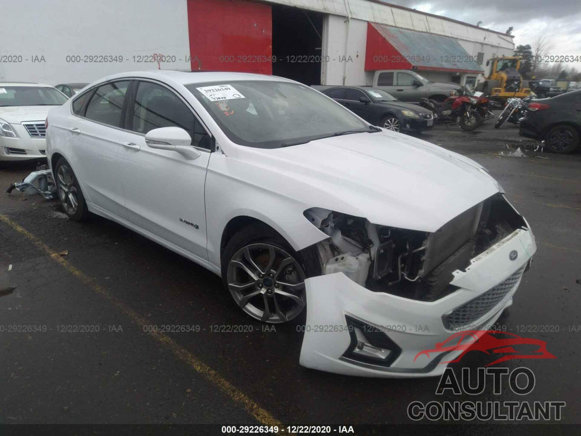 FORD FUSION HYBRID 2019 - 3FA6P0RU3KR181857