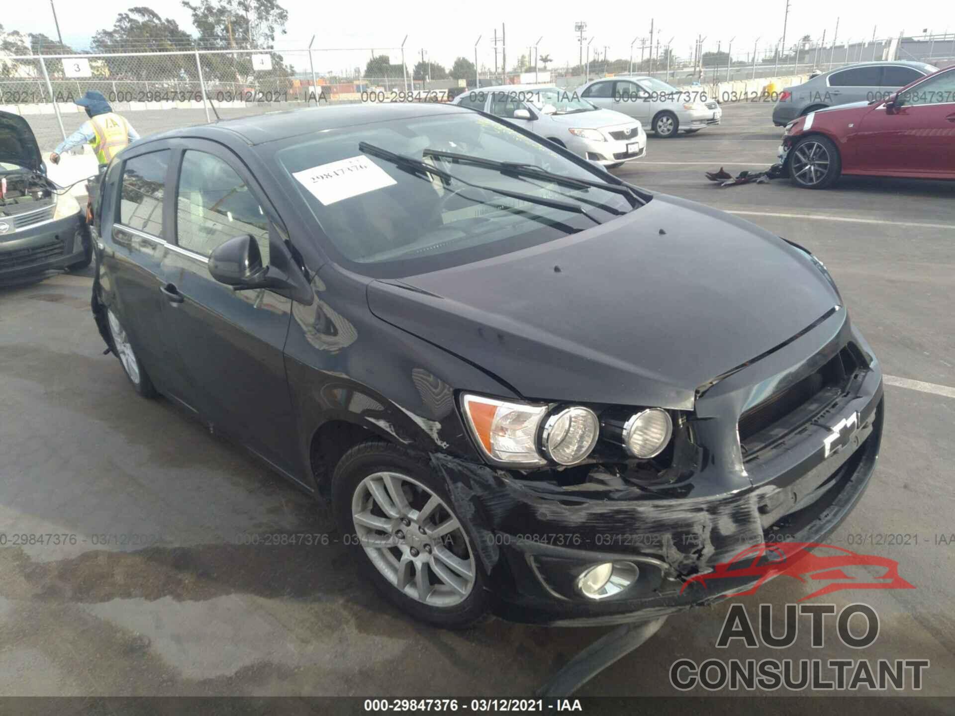 CHEVROLET SONIC 2016 - 1G1JD6SB2G4118038