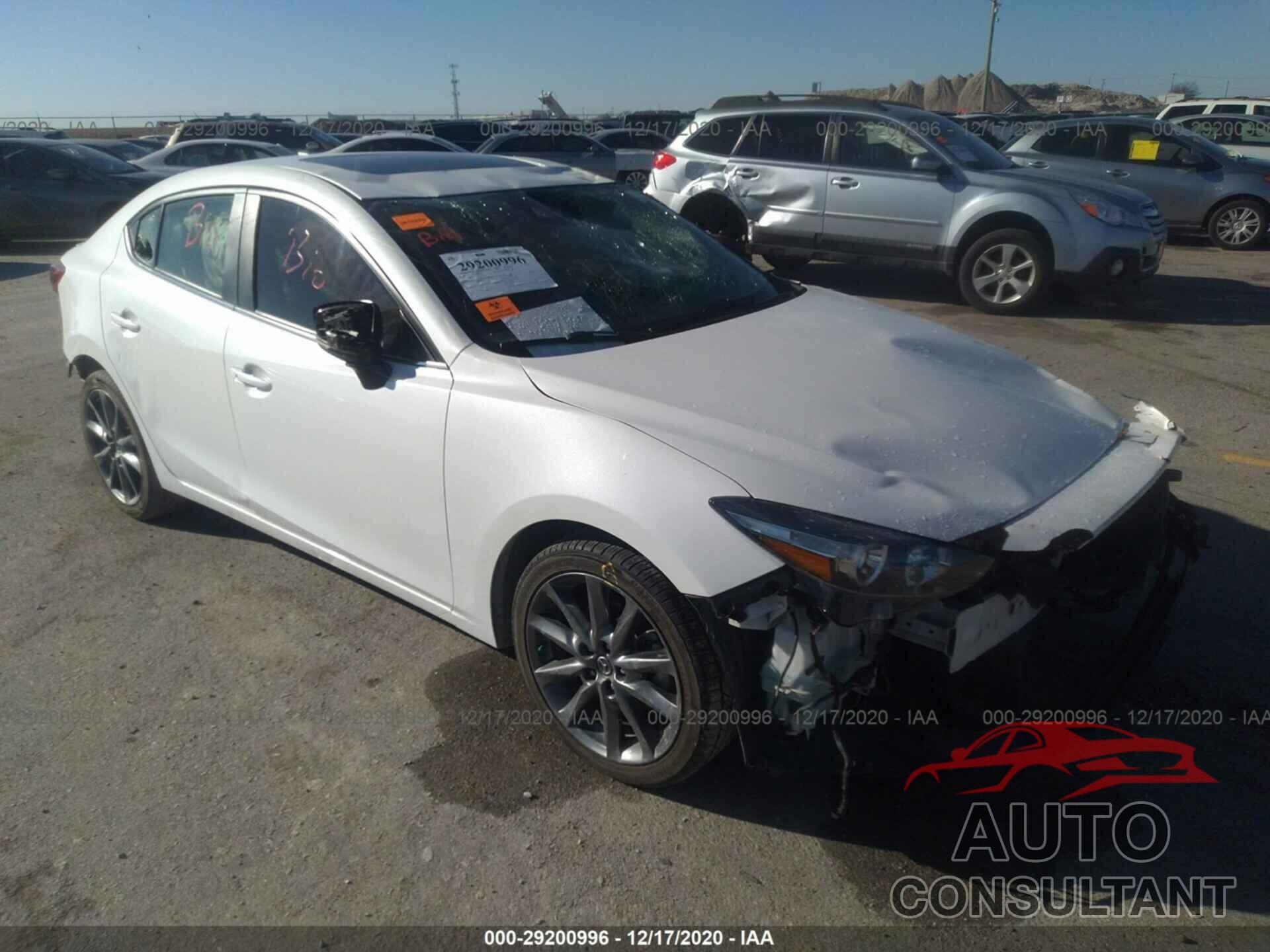 MAZDA MAZDA3 4-DOOR 2018 - 3MZBN1V39JM190105