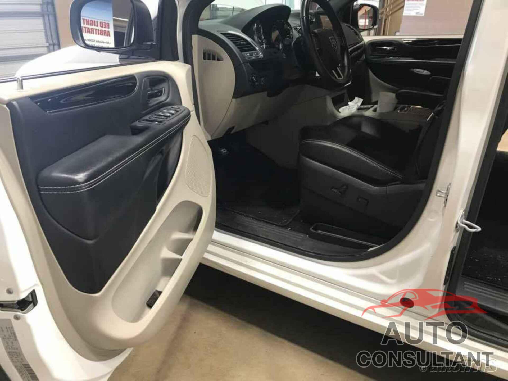 DODGE GRAND CARAVAN 2017 - 2C4RDGCG8HR798391