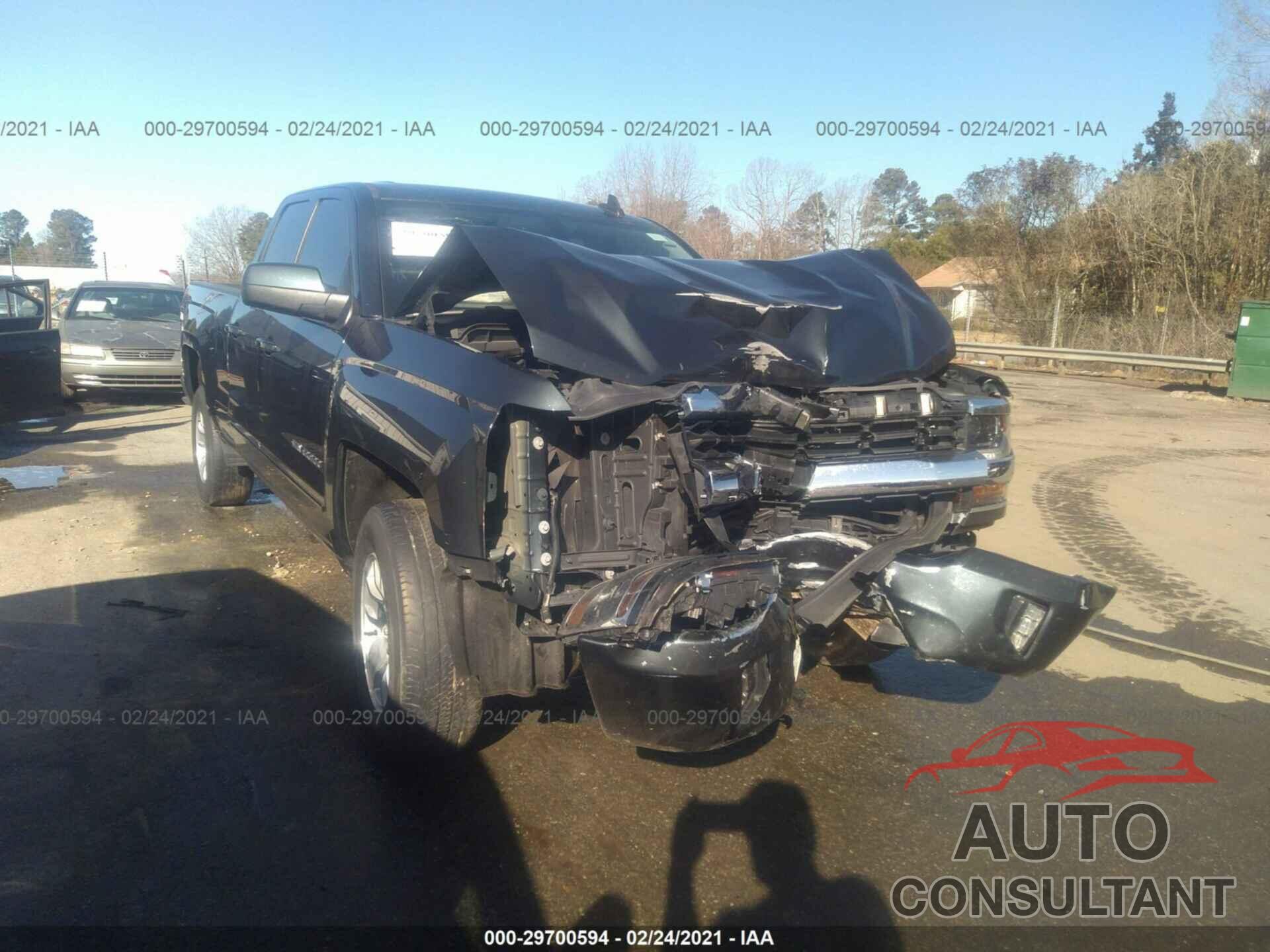 CHEVROLET SILVERADO 1500 2018 - 1GCVKREC2JZ145478