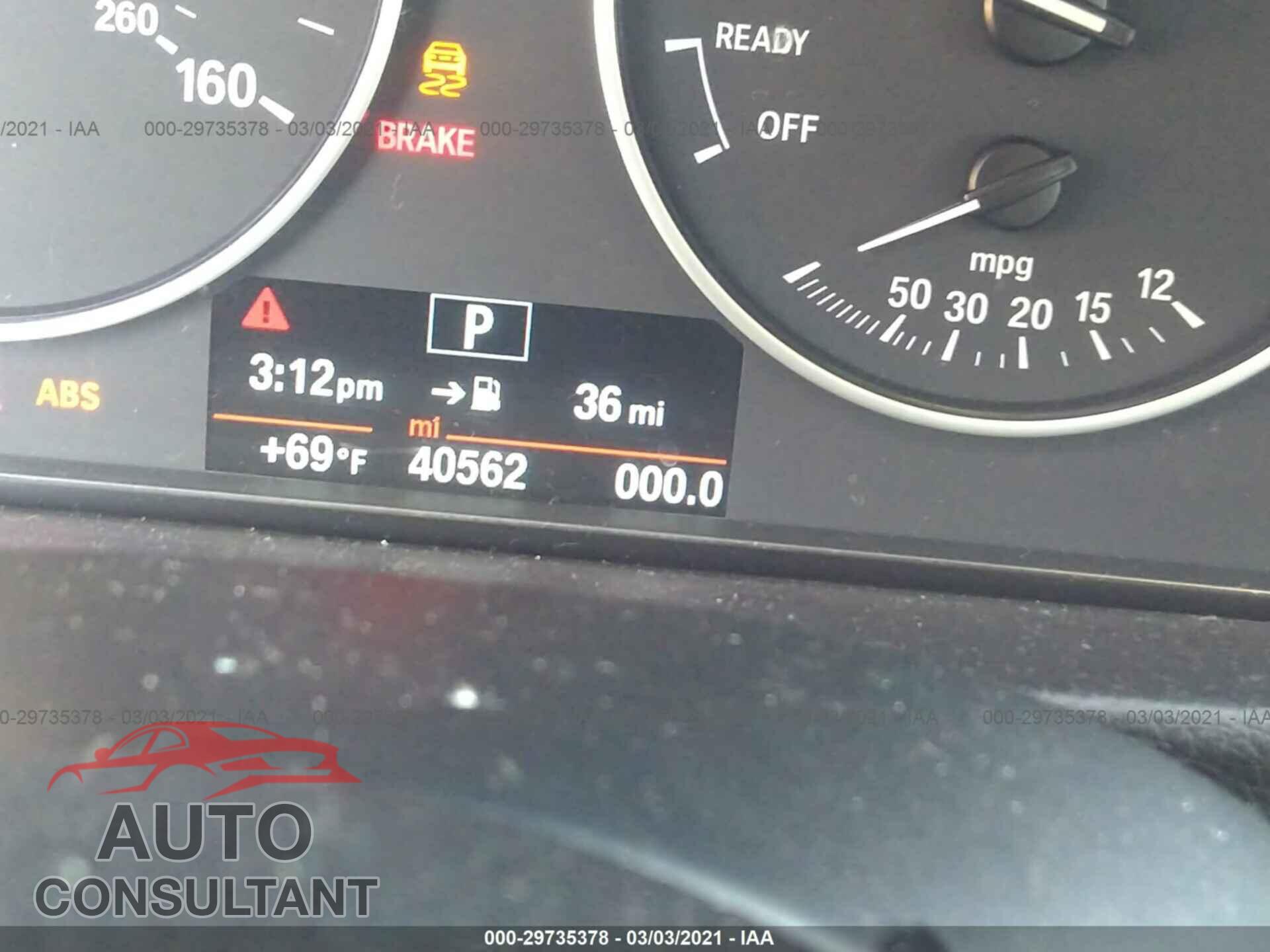 BMW 3 SERIES 2016 - WBA8E1G55GNU12095