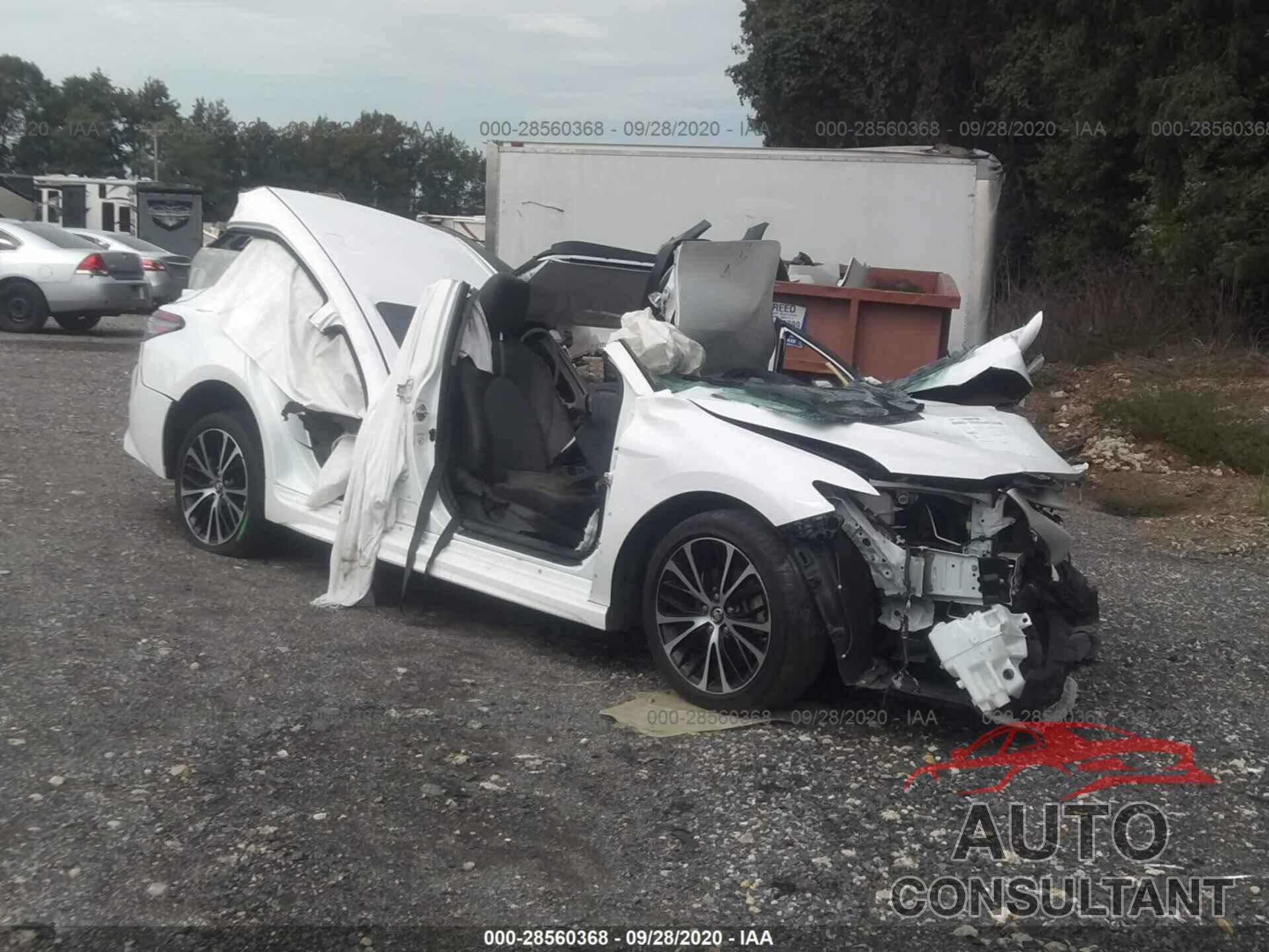 TOYOTA CAMRY 2018 - 4T1B11HK5JU079169