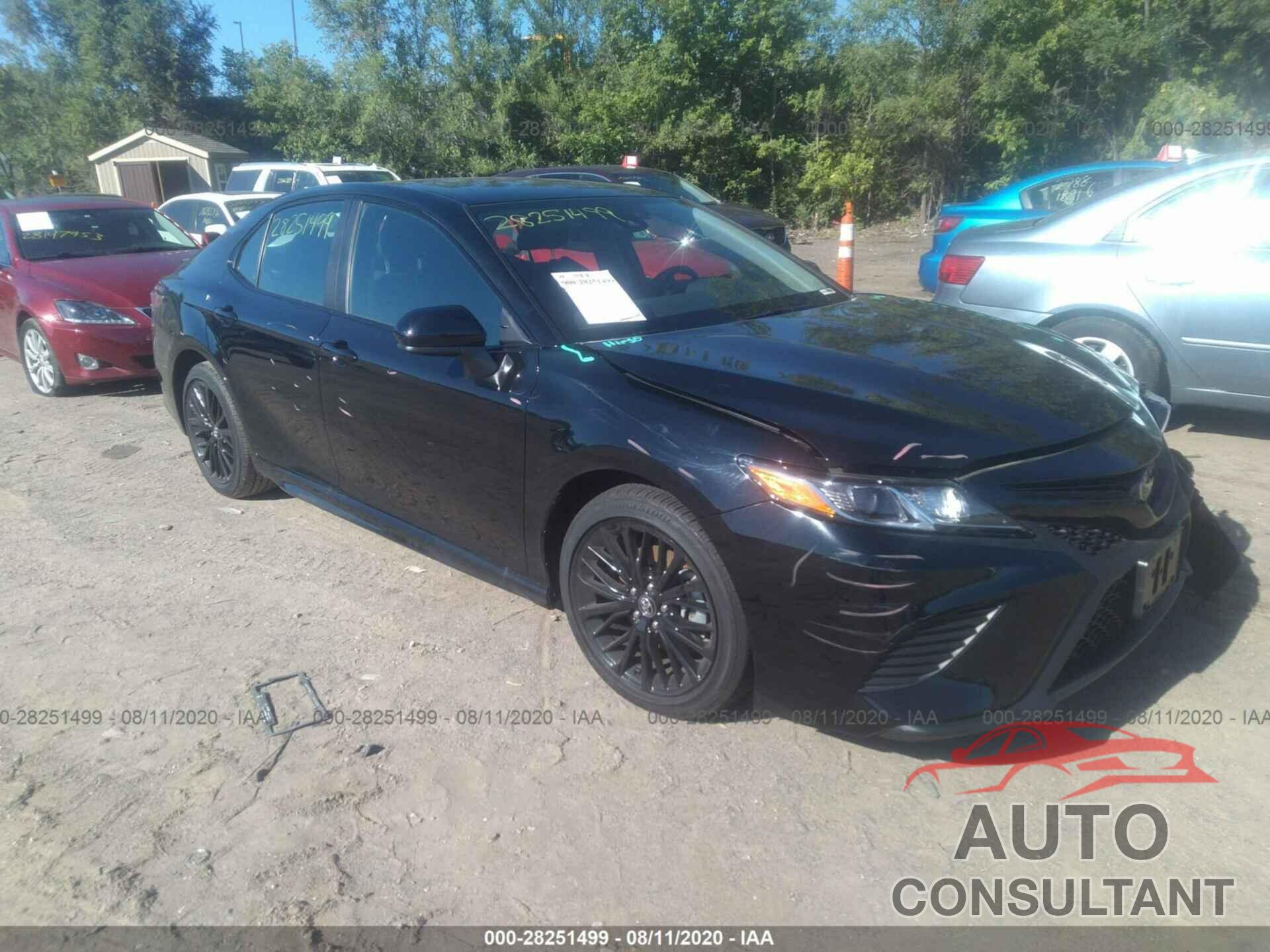 TOYOTA CAMRY 2019 - 4T1B11HK2KU247819
