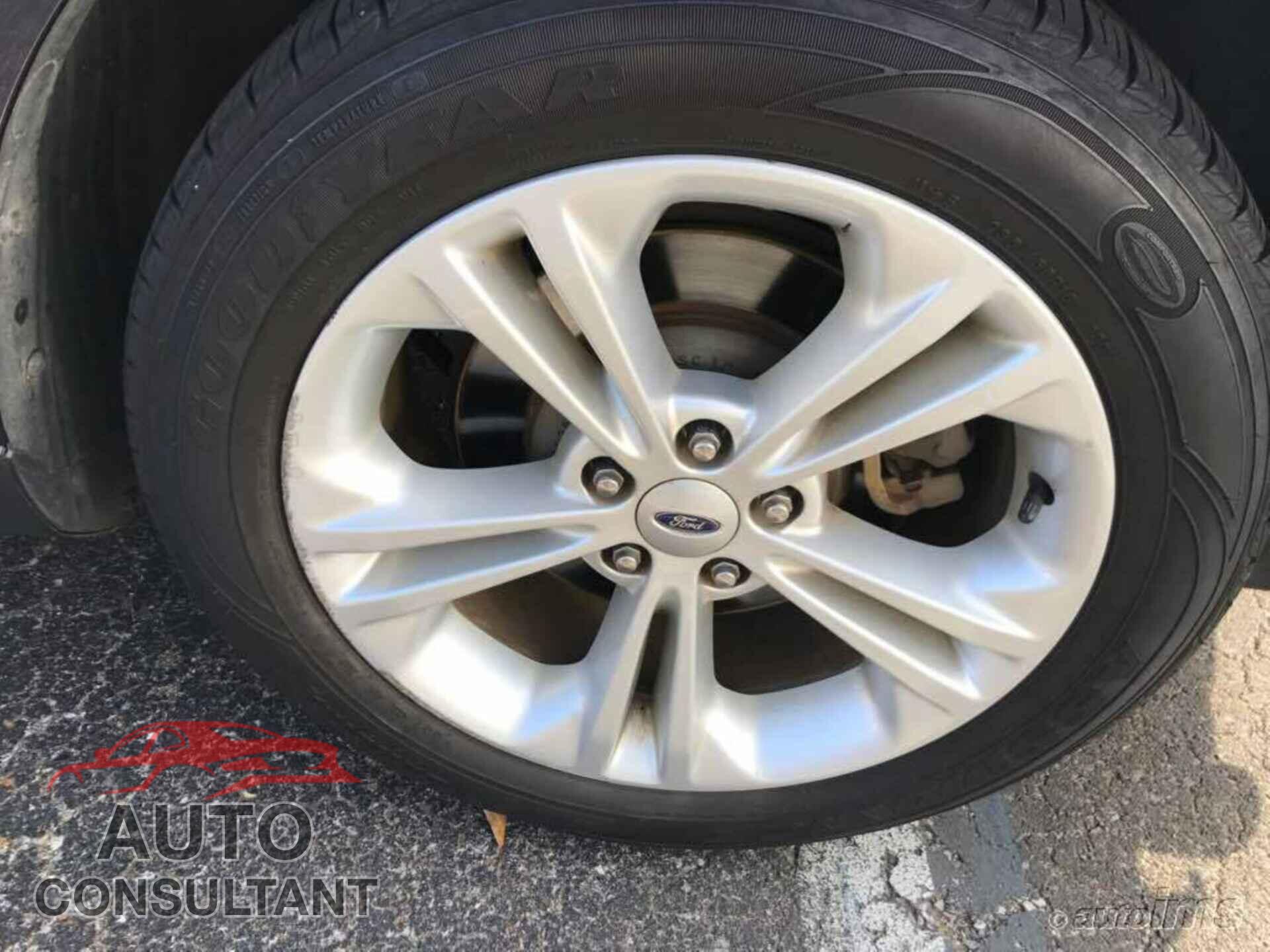 FORD TAURUS 2016 - 1FAHP2E86GG112169
