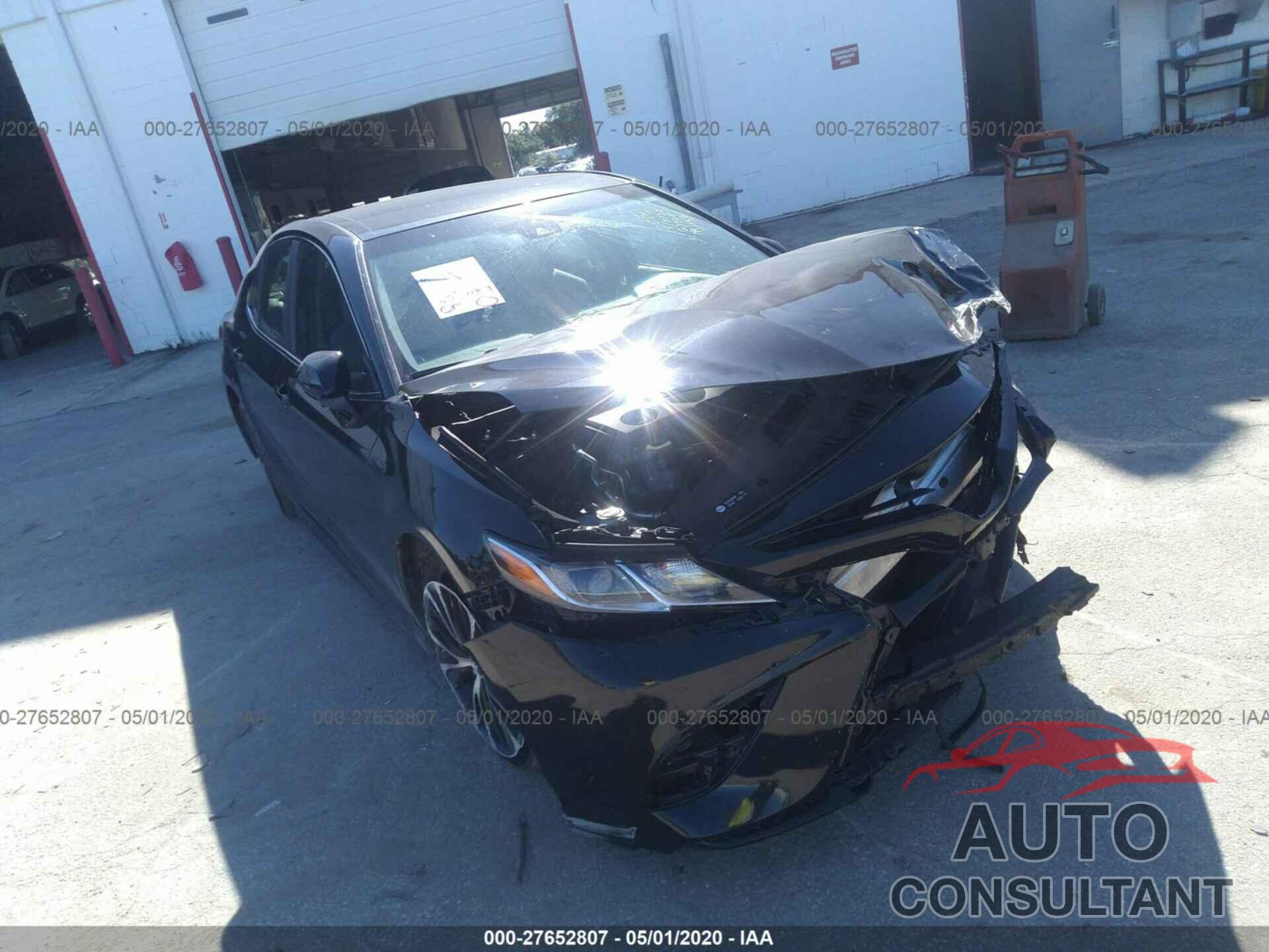 TOYOTA CAMRY 2018 - 4T1B11HK6JU637207