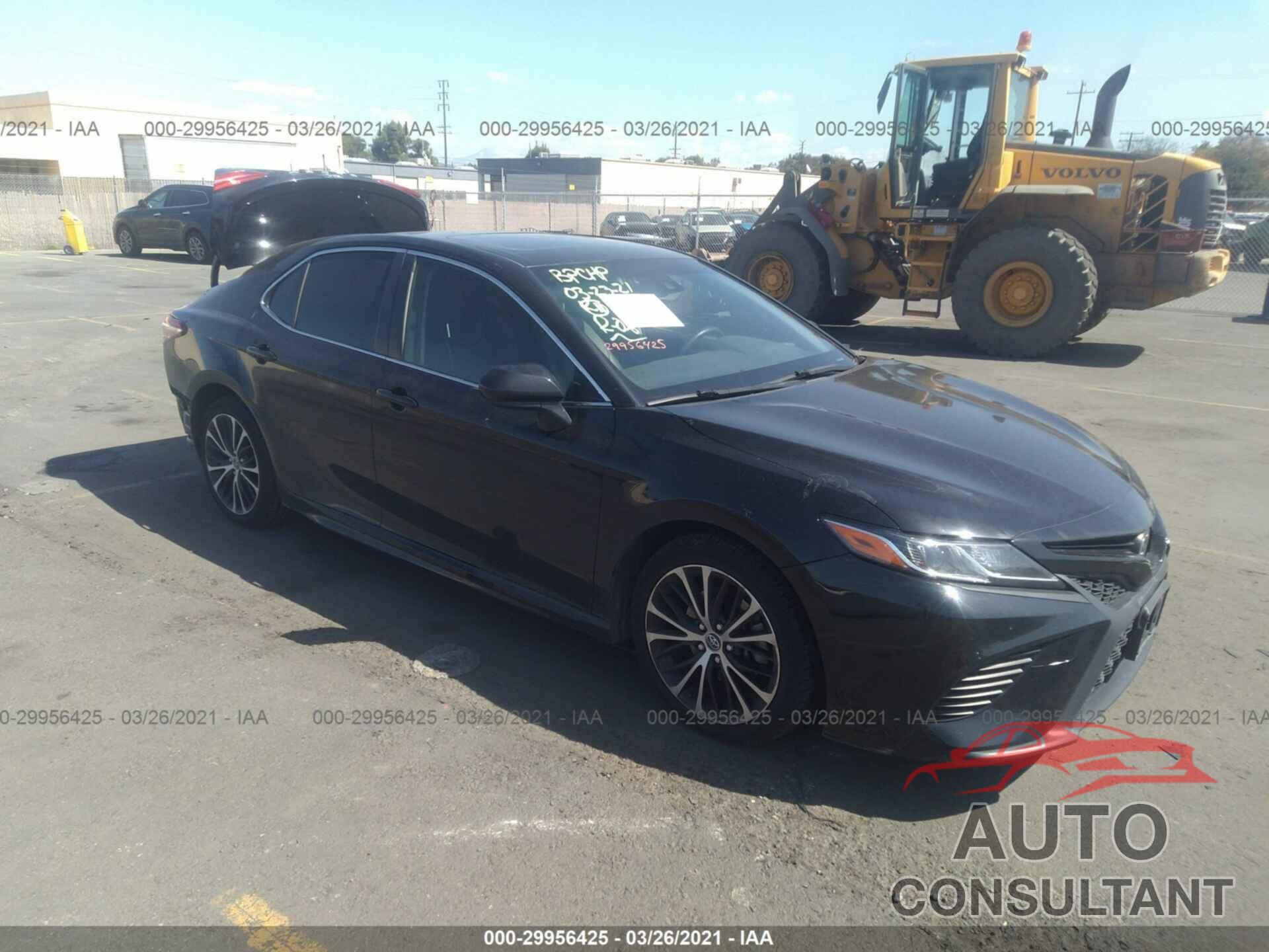 TOYOTA CAMRY 2018 - JTNB11HK6J3025773