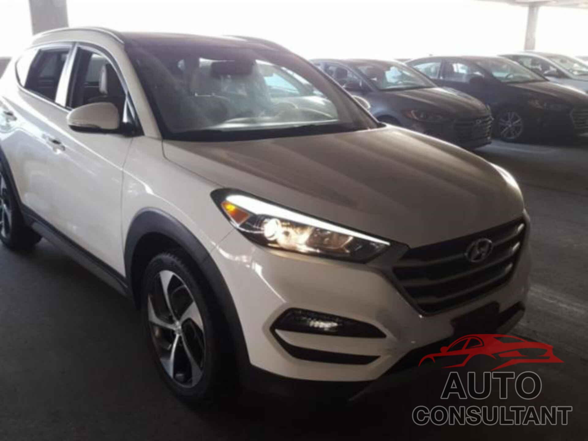 HYUNDAI TUCSON 2018 - KM8J3CA24JU643003
