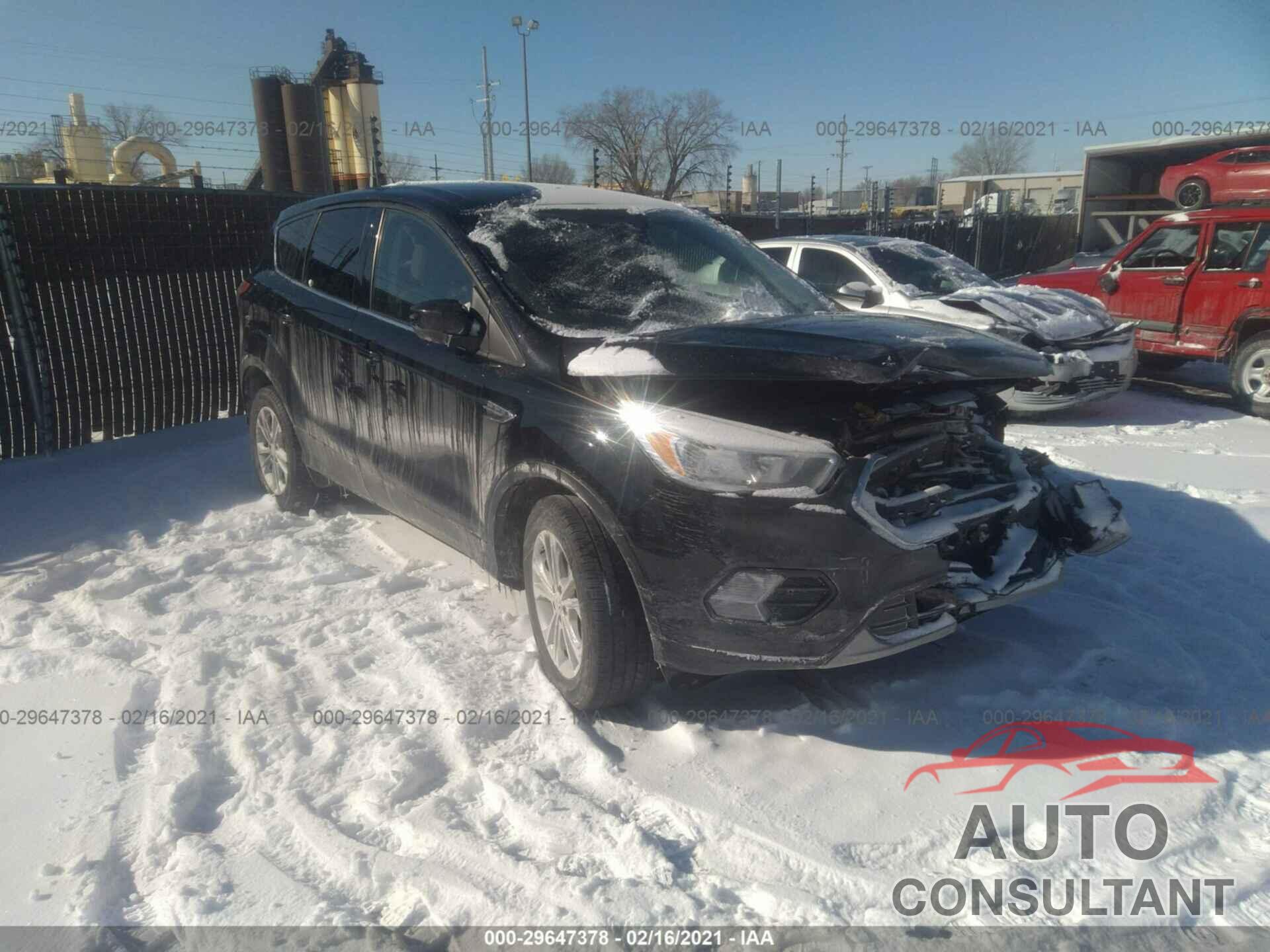 FORD ESCAPE 2017 - 1FMCU9GD0HUC28515