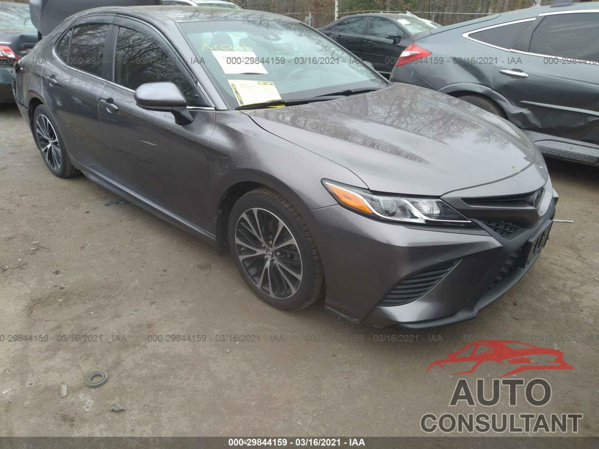 TOYOTA CAMRY 2018 - 4T1B11HK6JU060310