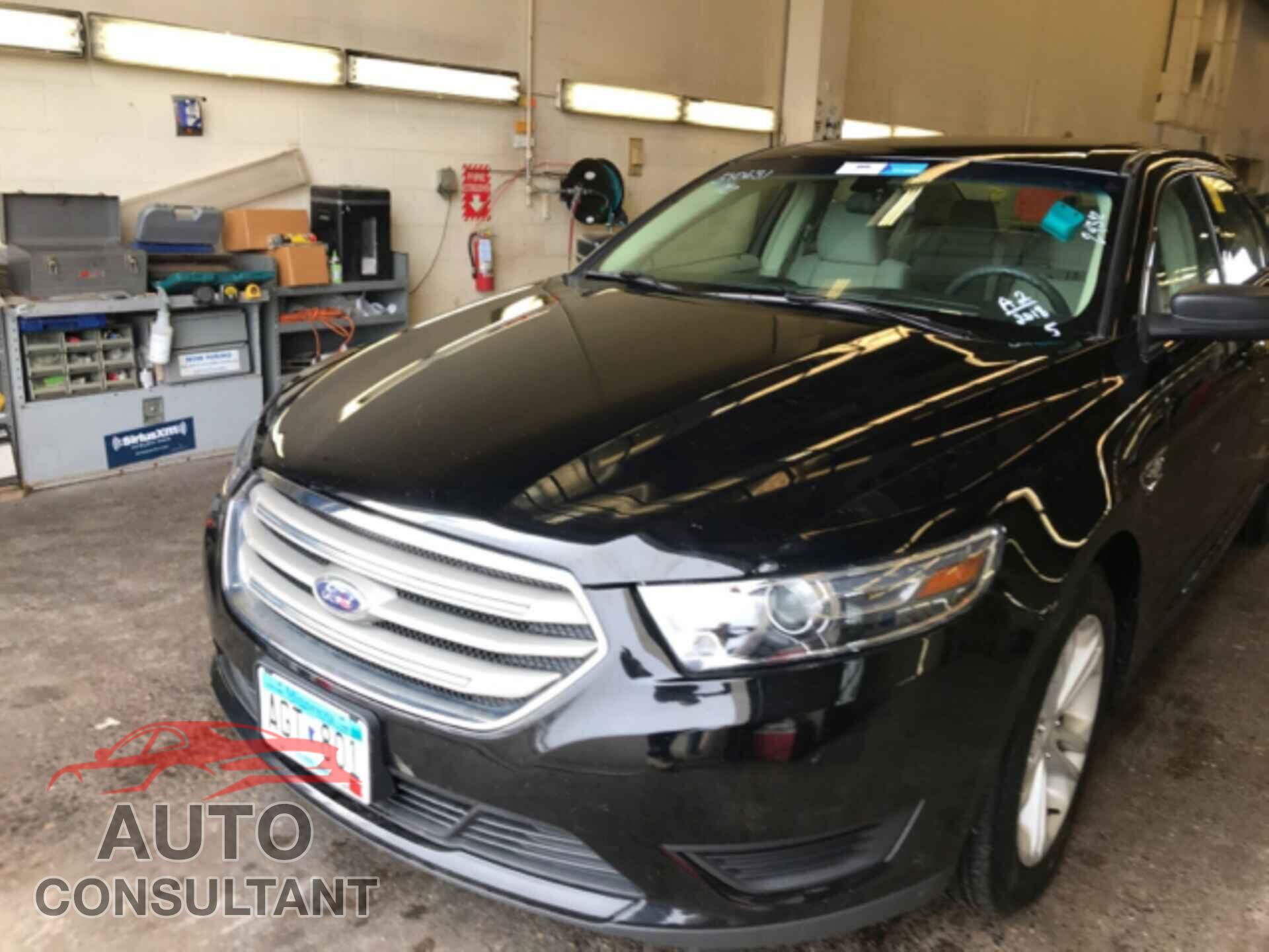 FORD TAURUS 2018 - 1FAHP2D88JG110139