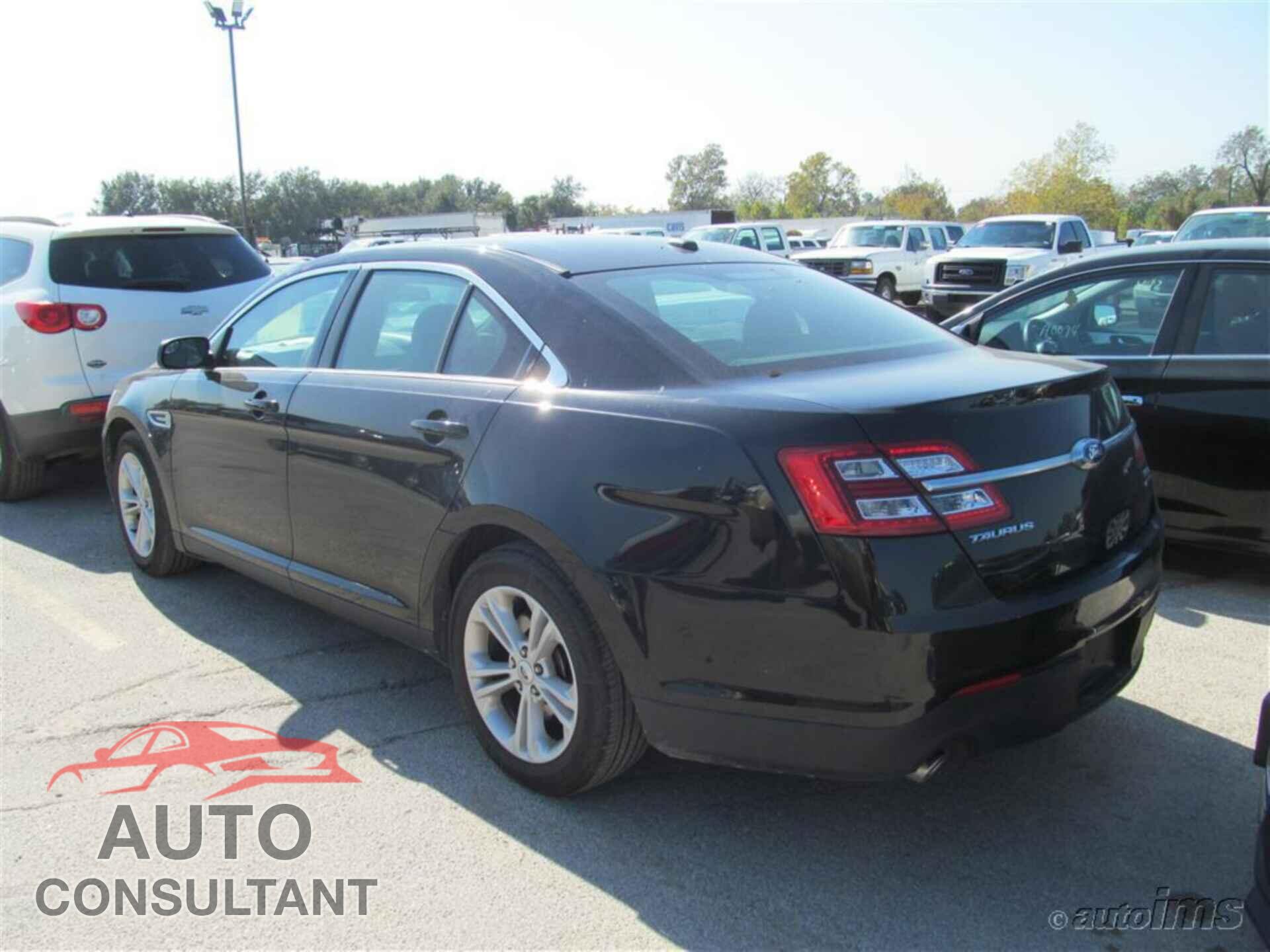FORD TAURUS 2018 - 1FAHP2E89JG120421