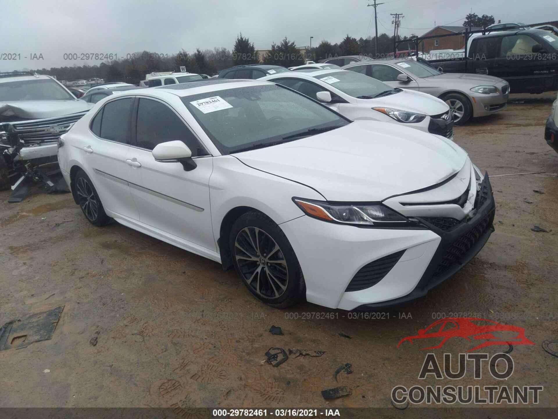 TOYOTA CAMRY 2018 - JTNB11HK3J3000796