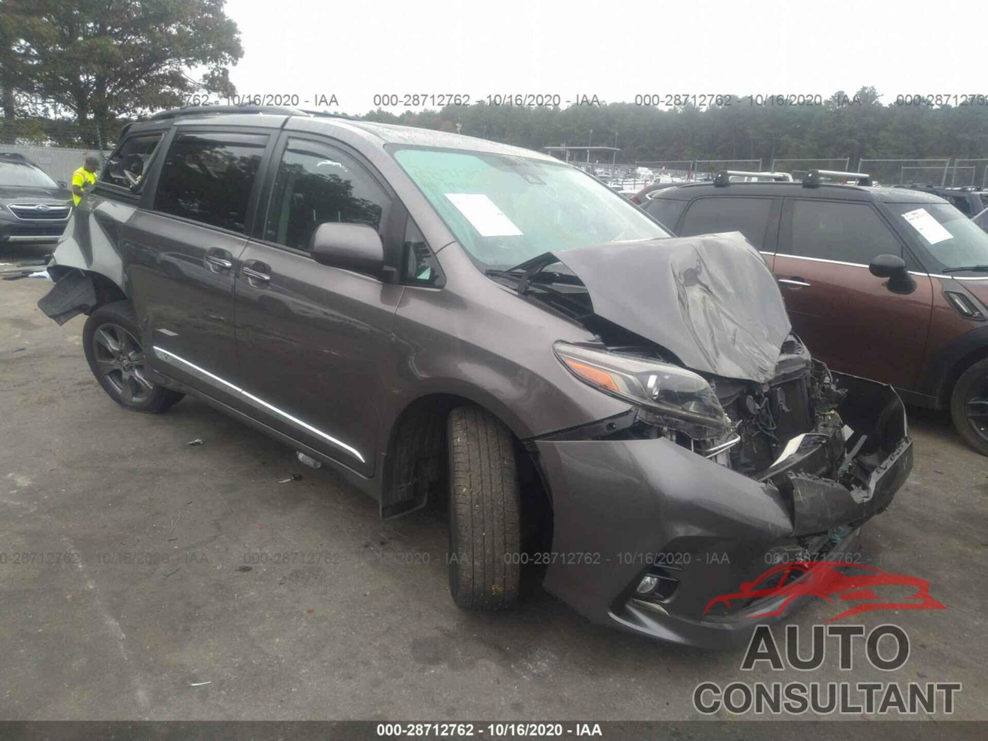 TOYOTA SIENNA 2018 - 5TDXZ3DC5JS957149