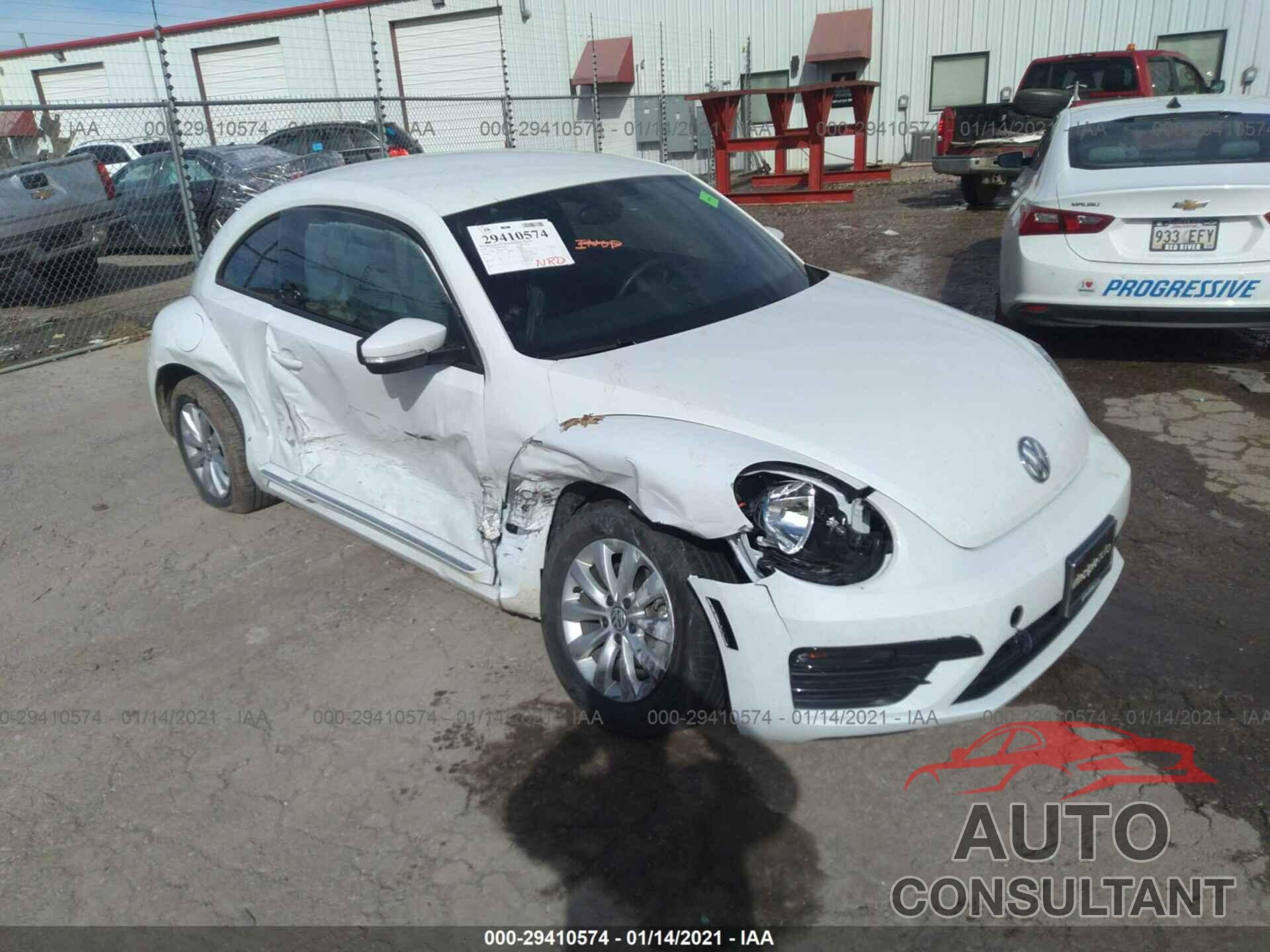 VOLKSWAGEN BEETLE 2019 - 3VWFD7AT8KM719509