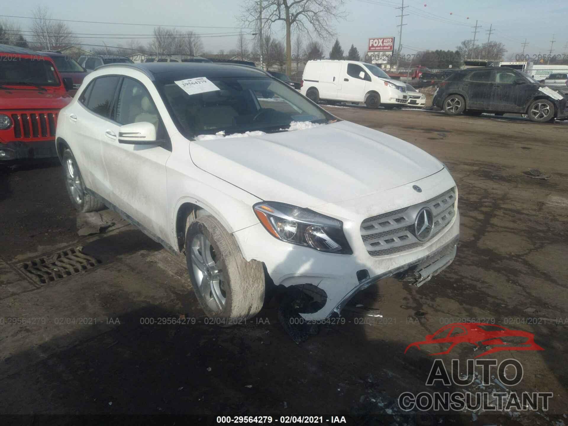 MERCEDES-BENZ GLA 2019 - WDCTG4GBXKU012377