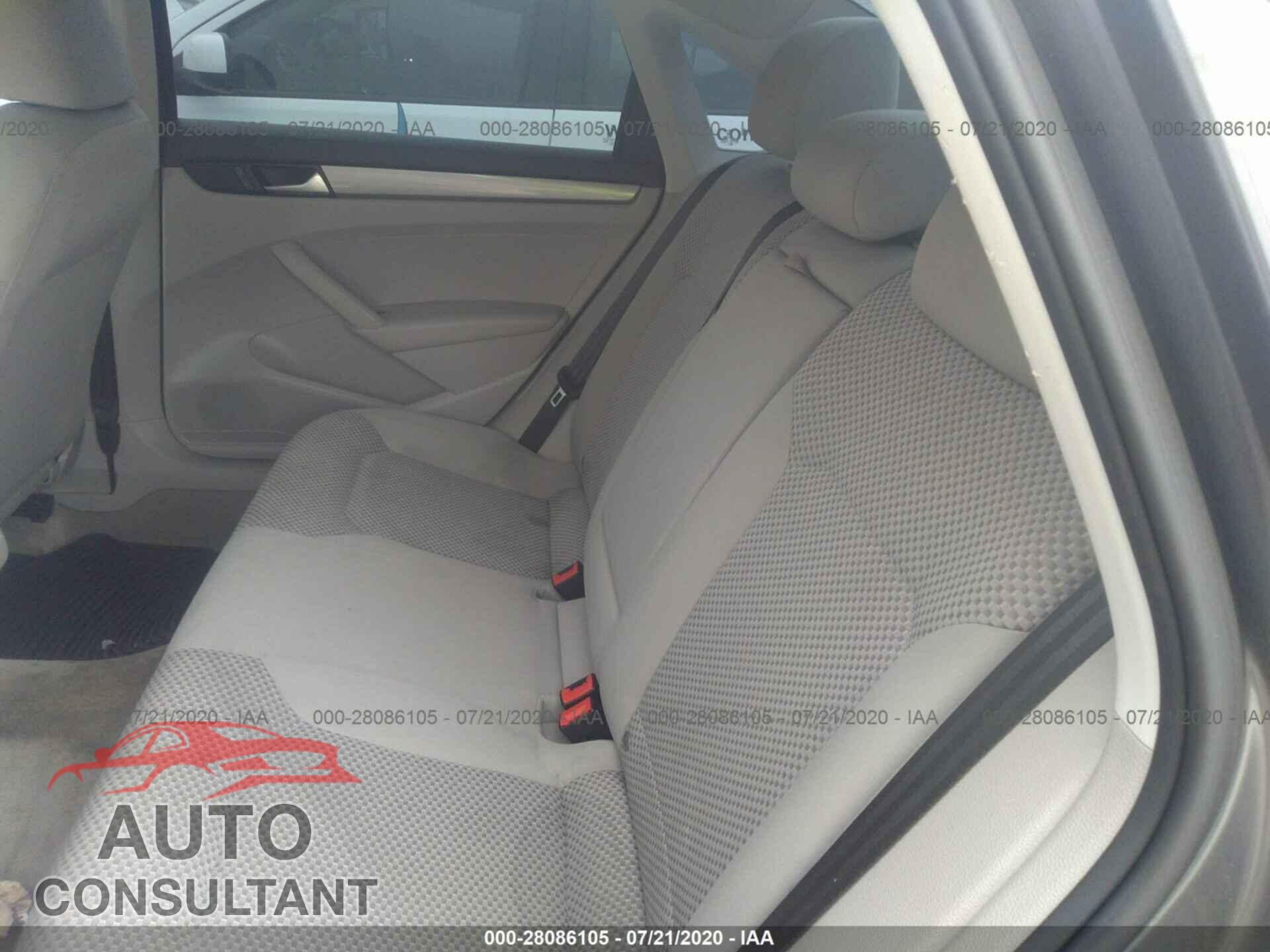 VOLKSWAGEN PASSAT 2015 - 1VWAT7A32FC061707