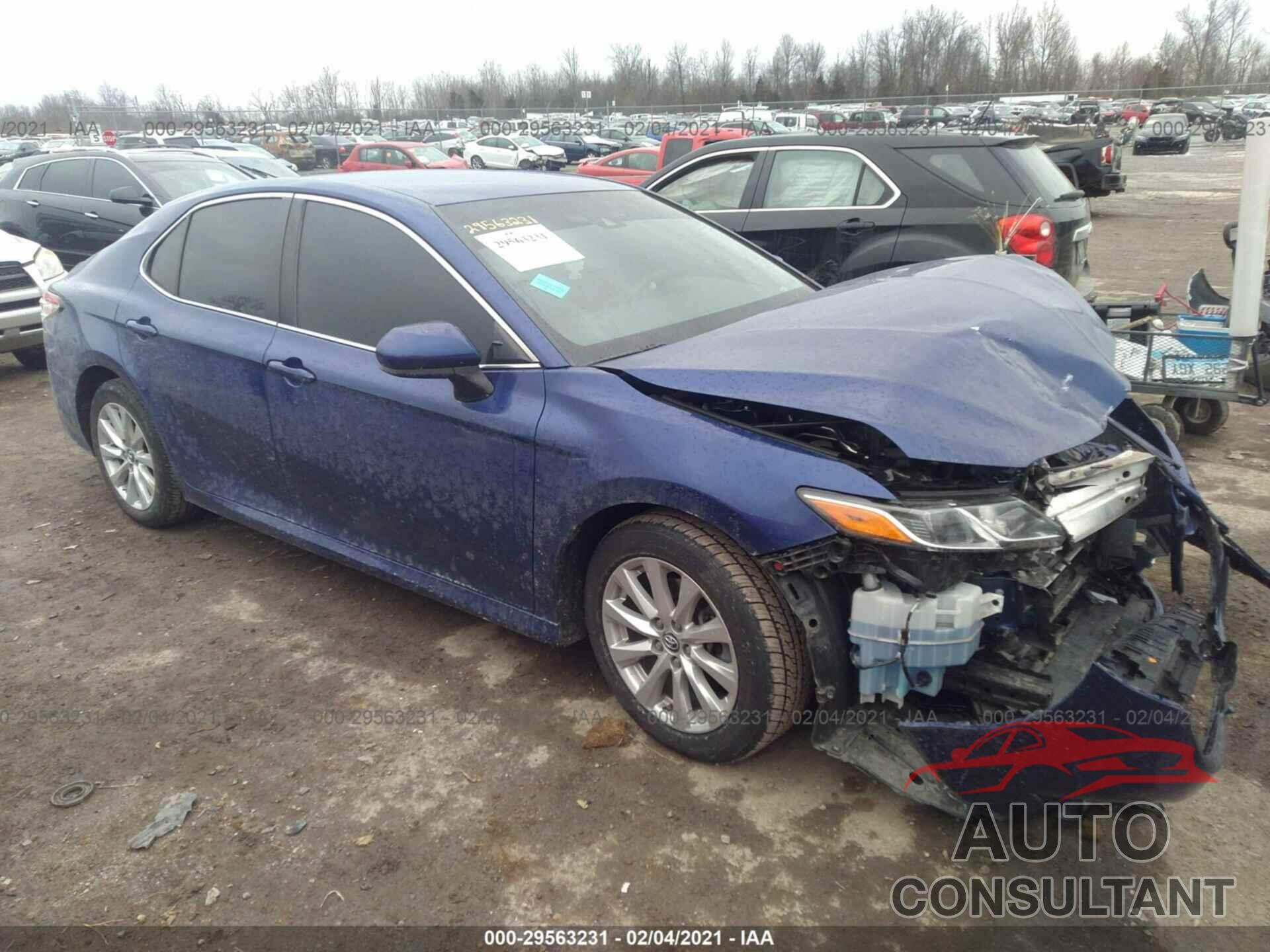 TOYOTA CAMRY 2018 - 4T1B11HK8JU502469