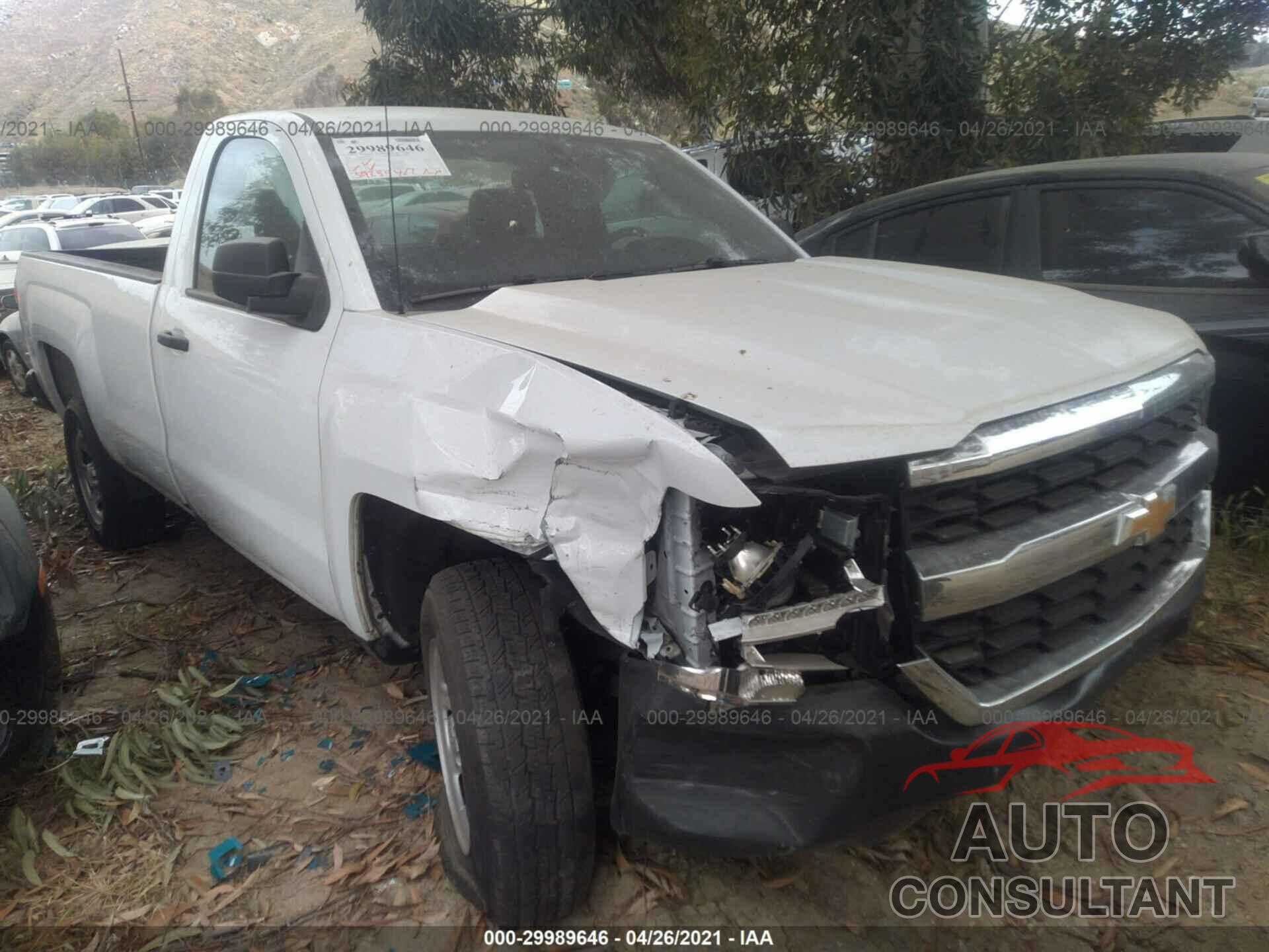 CHEVROLET SILVERADO 1500 2018 - 1GCNCNEH6JZ319666