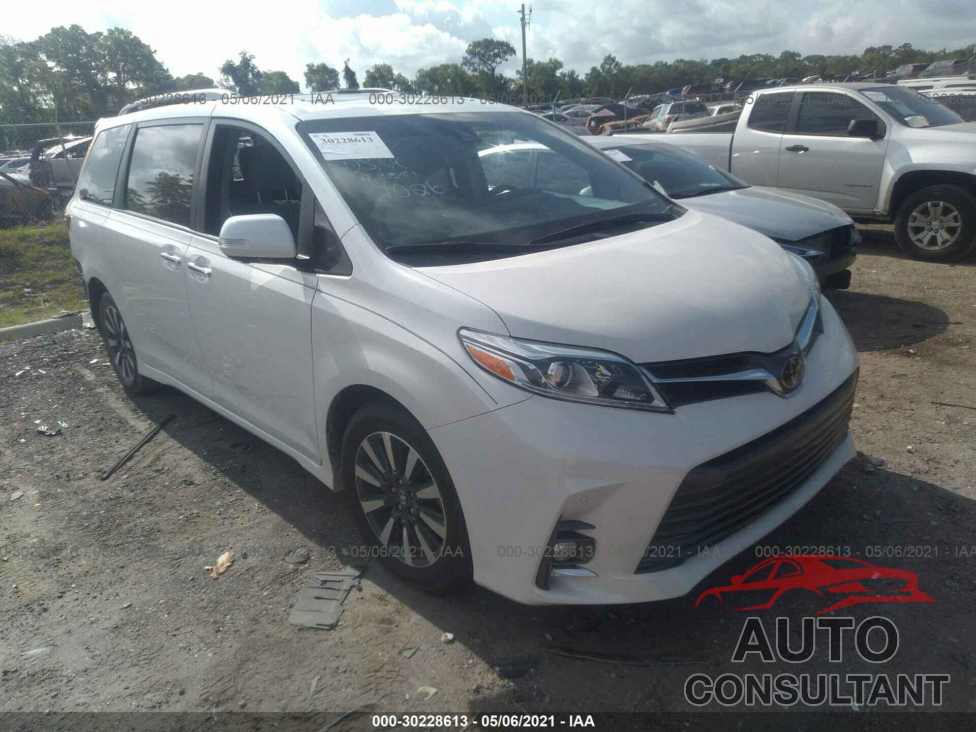 TOYOTA SIENNA 2018 - 5TDYZ3DC1JS955757