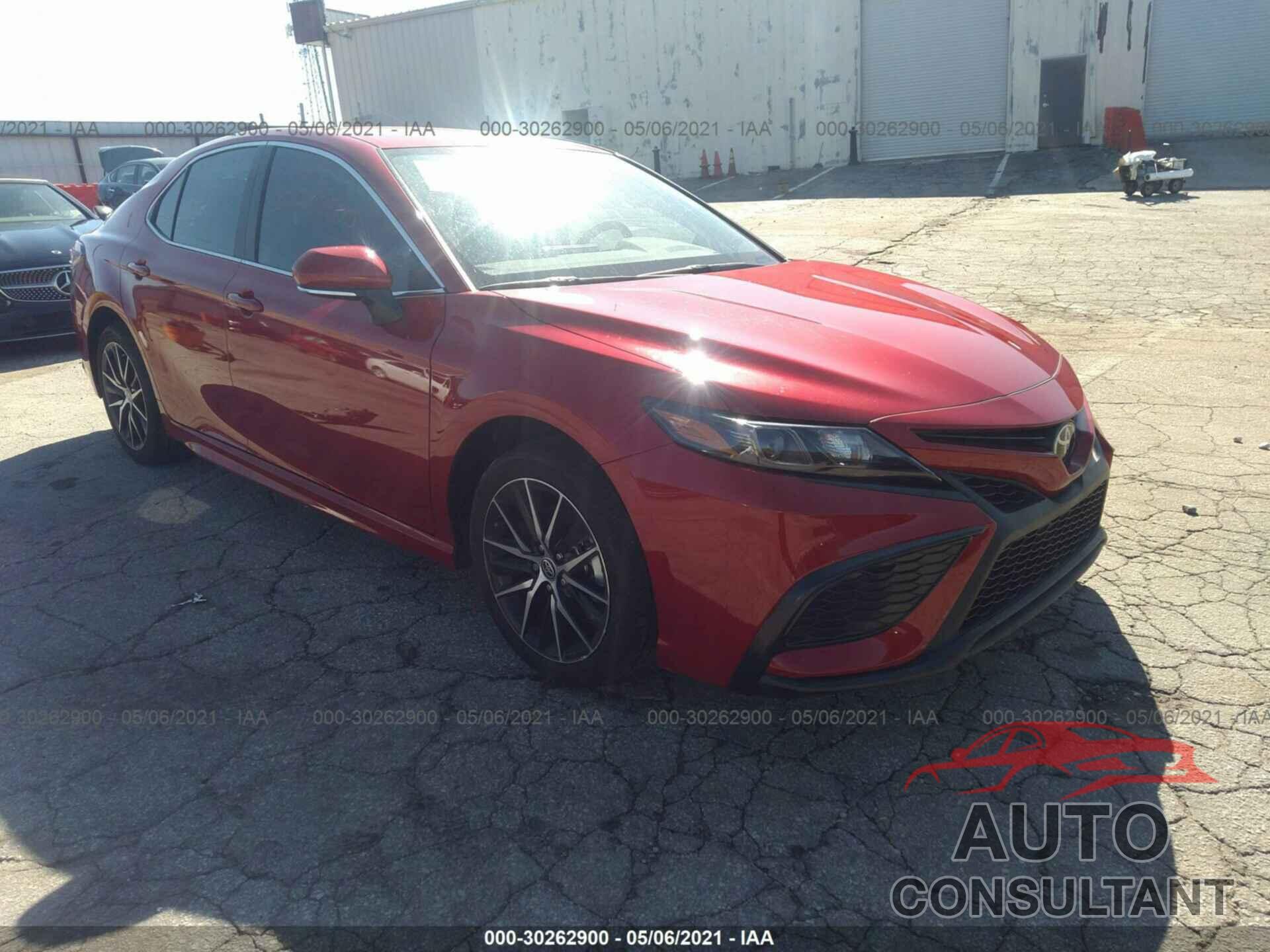TOYOTA CAMRY 2021 - 4T1T11AK8MU422818